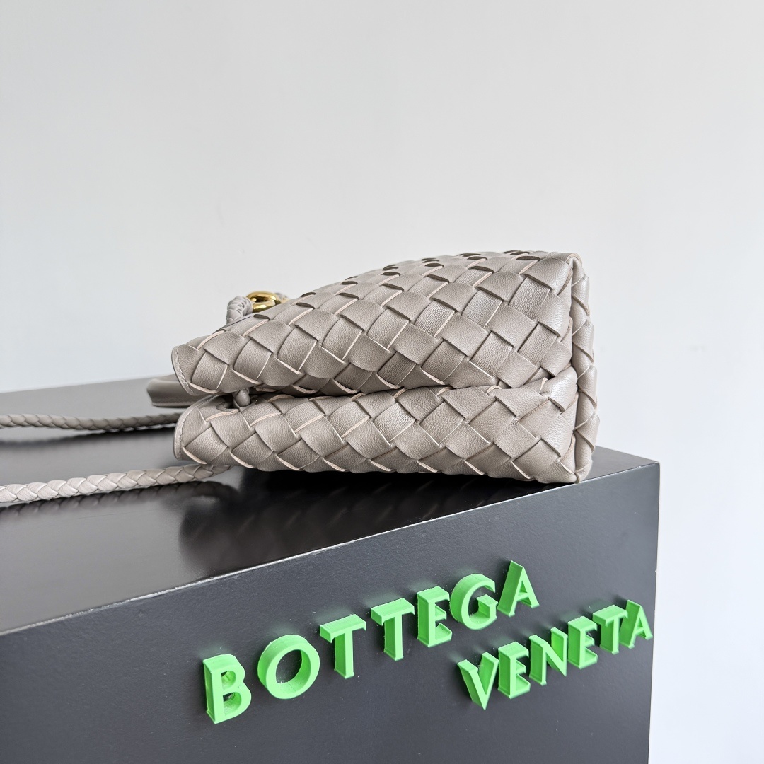 BV的新款Andiamo出货啦‼️真的实火Bottega Veneta 本季推出的新款Andiamo编
