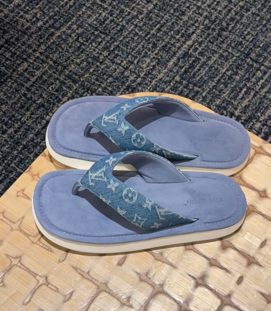 NO:906050,LV new style｜Men's flip-flops, split-toe shoes, louis vuitton19860909LV新款｜男士夹趾人字拖,分趾鞋,louis vuitton,Women's Shoes