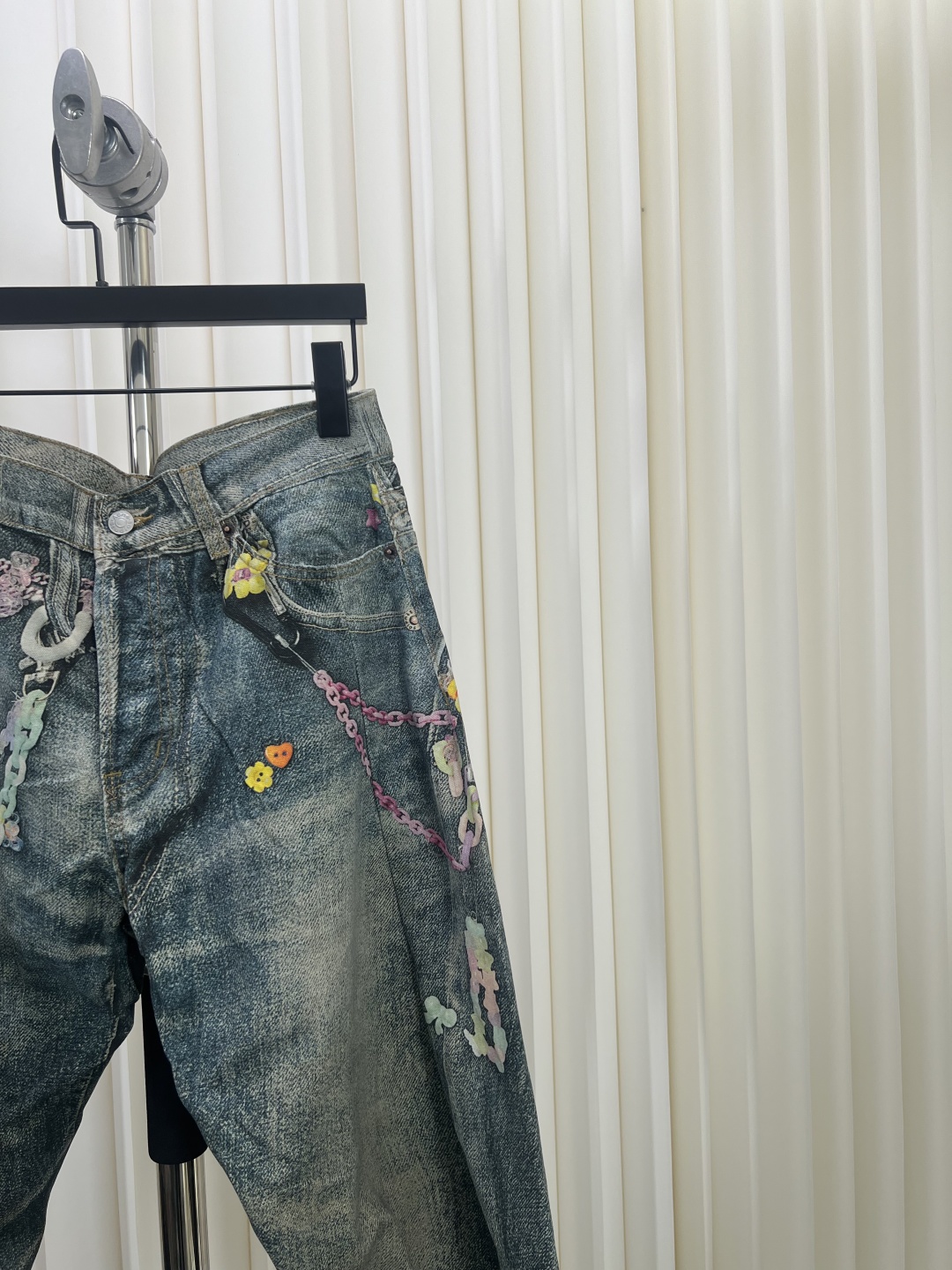 ACNE Studios 3D Printed Jeans - Original Design, Perfect Fit & Detailing 4 cmp i1743319503424 3024 0 2