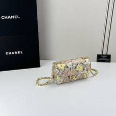 香奈儿CHANEL亮片CF链条包百搭经典 精致的一只真的超级无敌巨可爱仙气满满 小姐姐日常必入款款号:1 香奈儿CHANEL亮片CF链条包百搭经典 精致的一只真的超级无敌巨可爱仙气满满 小姐姐日常必入款款号:1