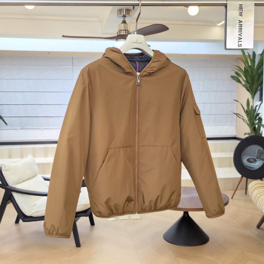 Пуховик Moncler