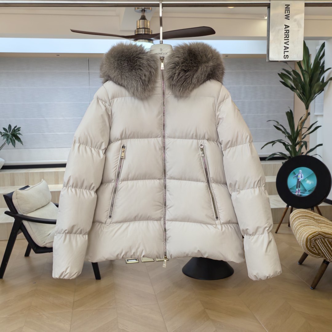 Пуховик Moncler