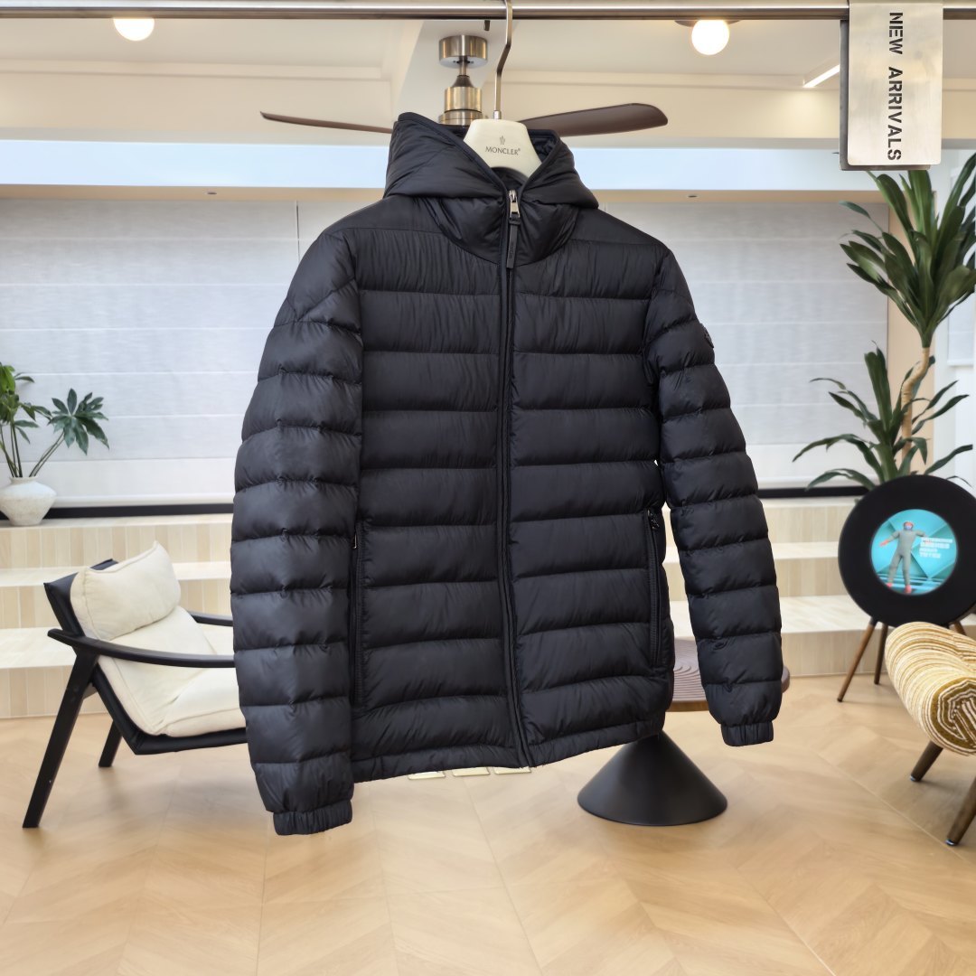 Пуховик Moncler