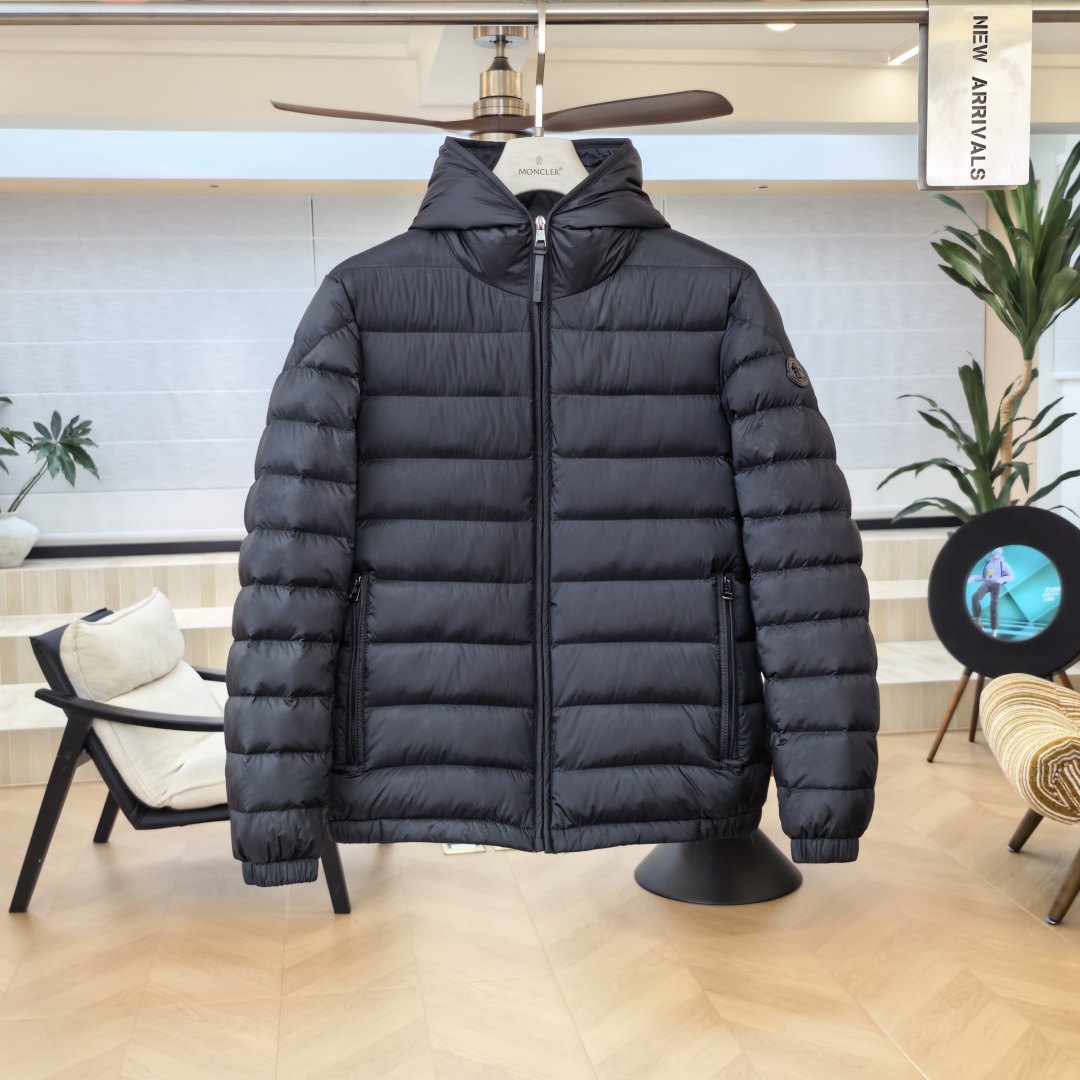 Пуховик Moncler