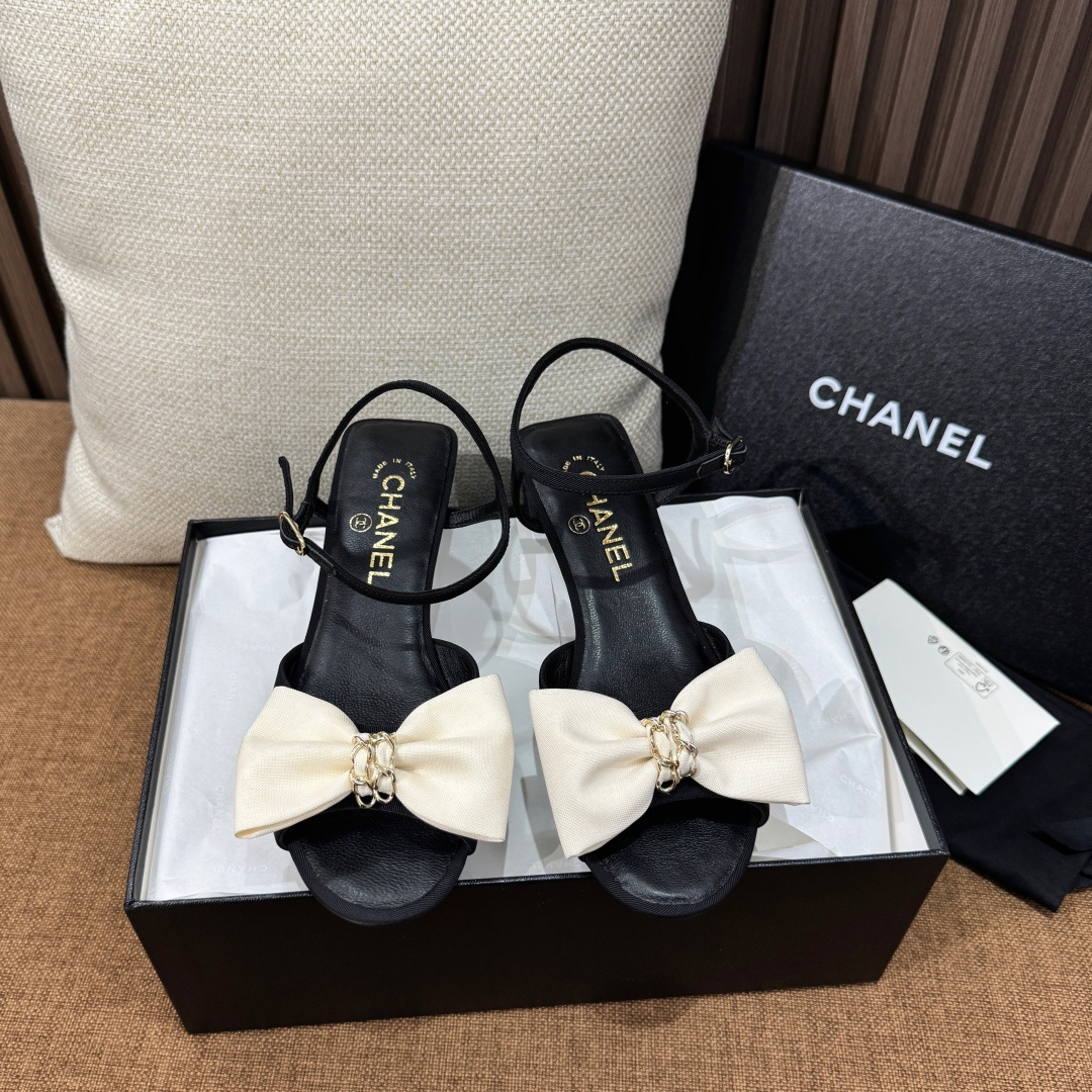 샤넬 리본 블랙 화이트 샌들 레플리카 42374