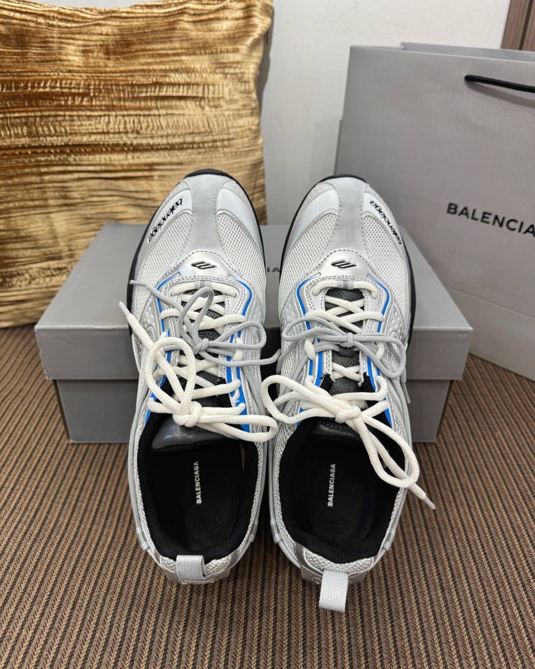 발렌시아가 레이더 운동화 어글리슈즈 남녀공용 스니커즈 실버 레플리카 Balenciaga Radar Sneakers 42402