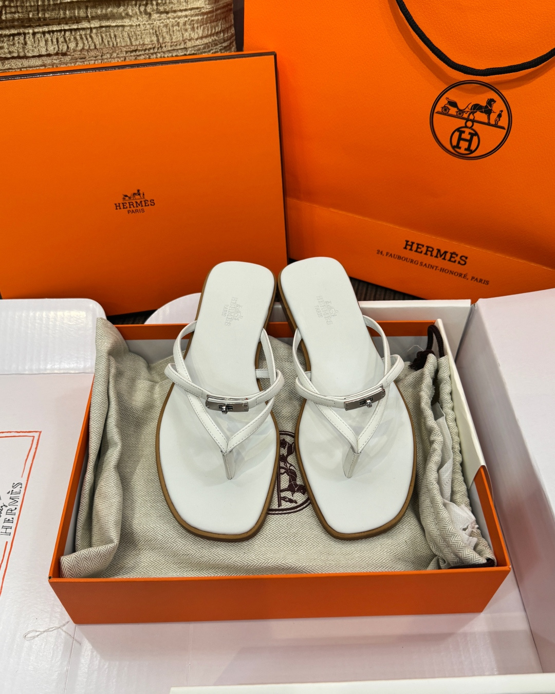 에르메스 미스 샌들 여성 쪼리 켈리 버클 샌들 소가죽 레플리카 Hermes Miss Sandals 42408