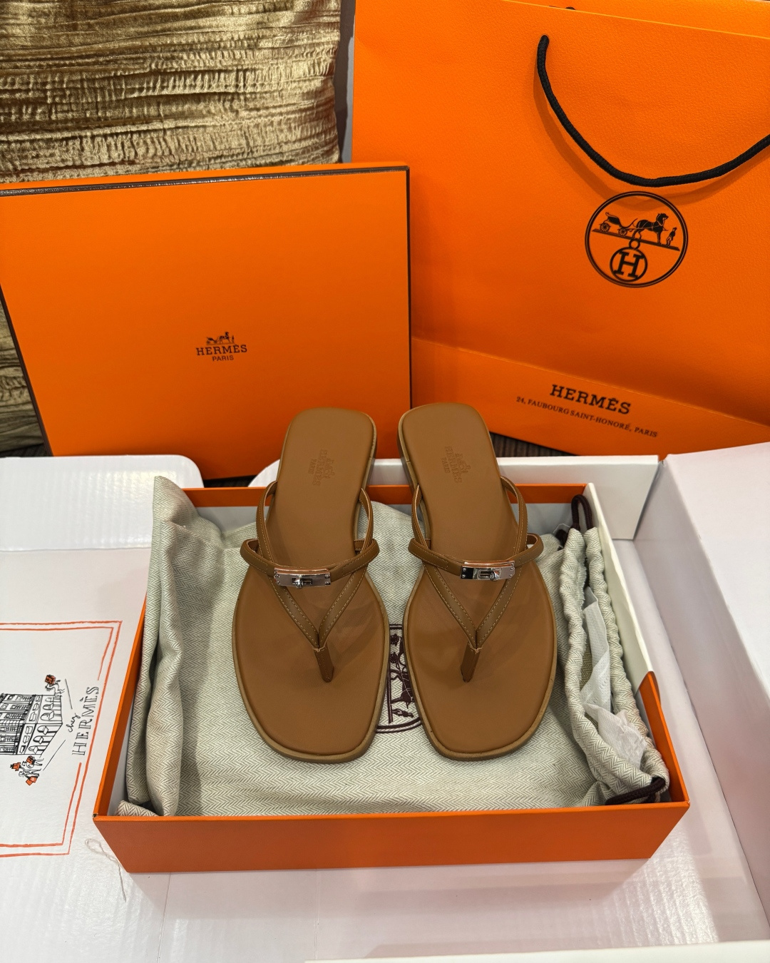 에르메스 미스 샌들 여성 쪼리 켈리 버클 샌들 소가죽 레플리카 Hermes Miss Sandals 42409