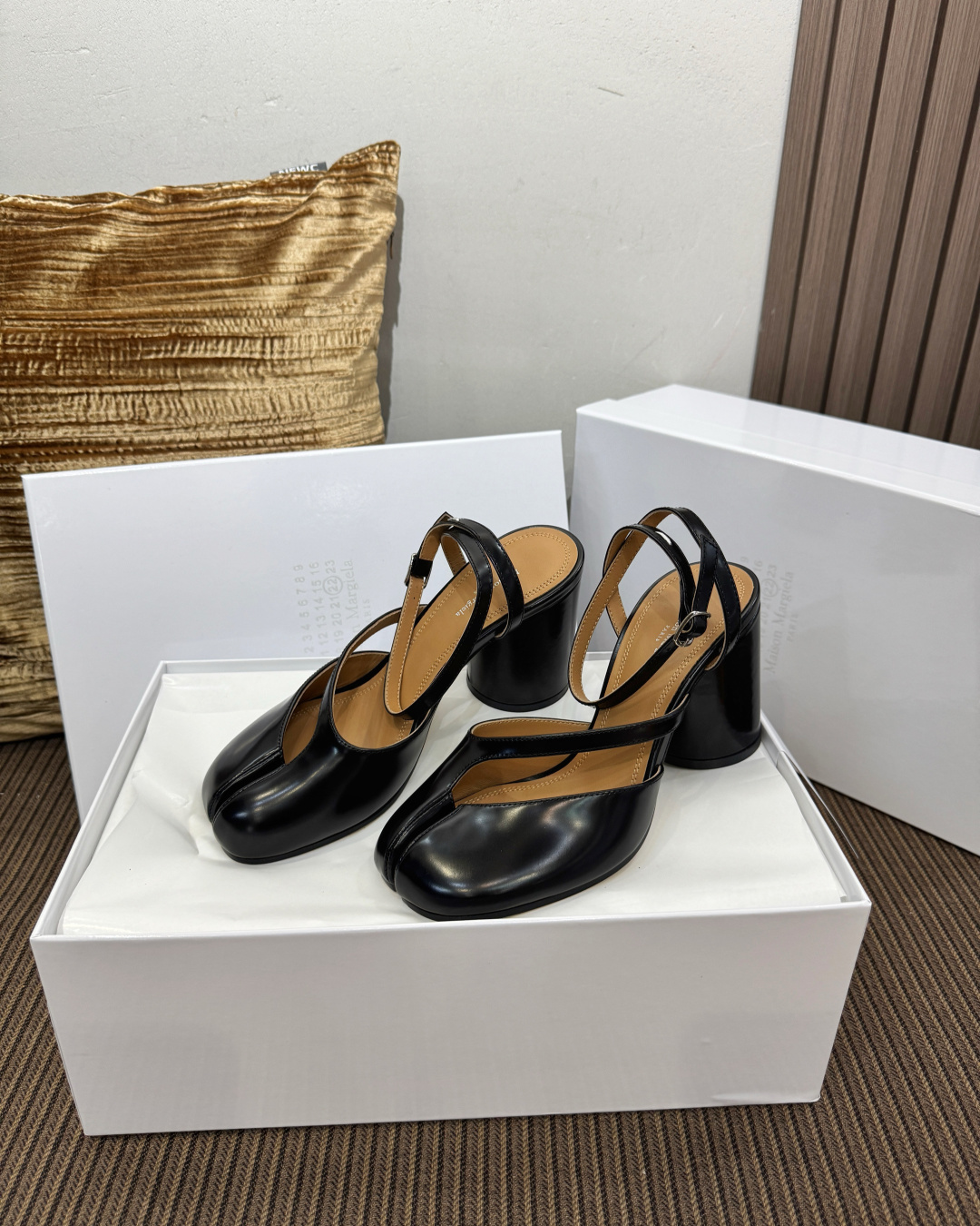 마르지엘라 MM 6 스플릿 토 하이힐 샌들 55136 이미지 3
