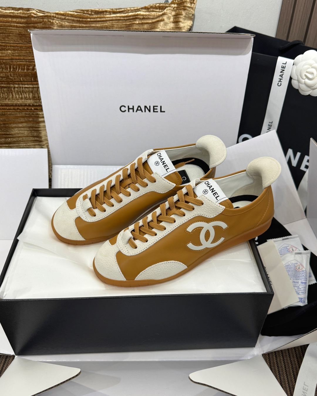 샤넬 더블 C 로고 레이스업 스니커즈 98253 이미지 3
