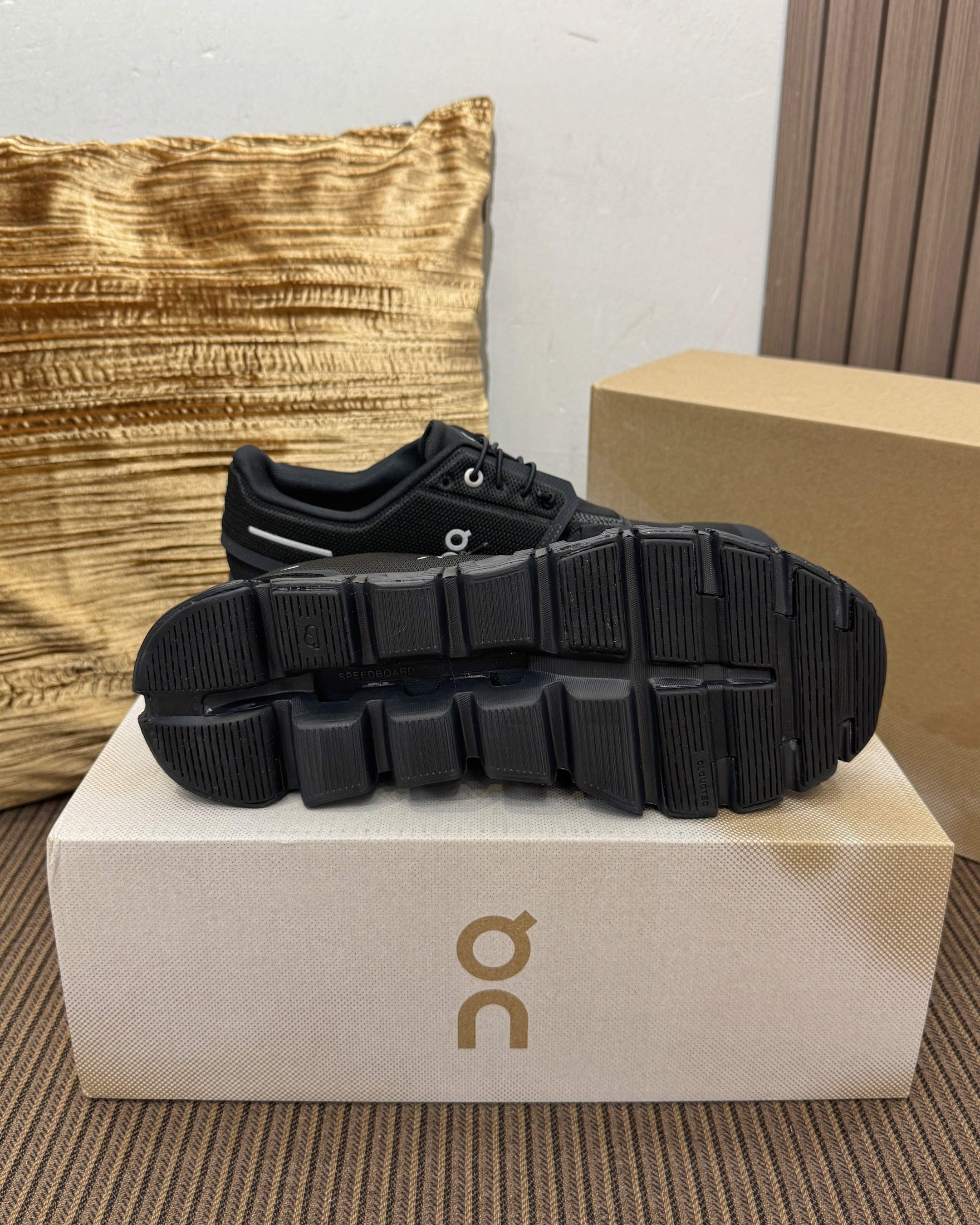 ON Cloud 6 메시 스니커즈 102393 이미지 18