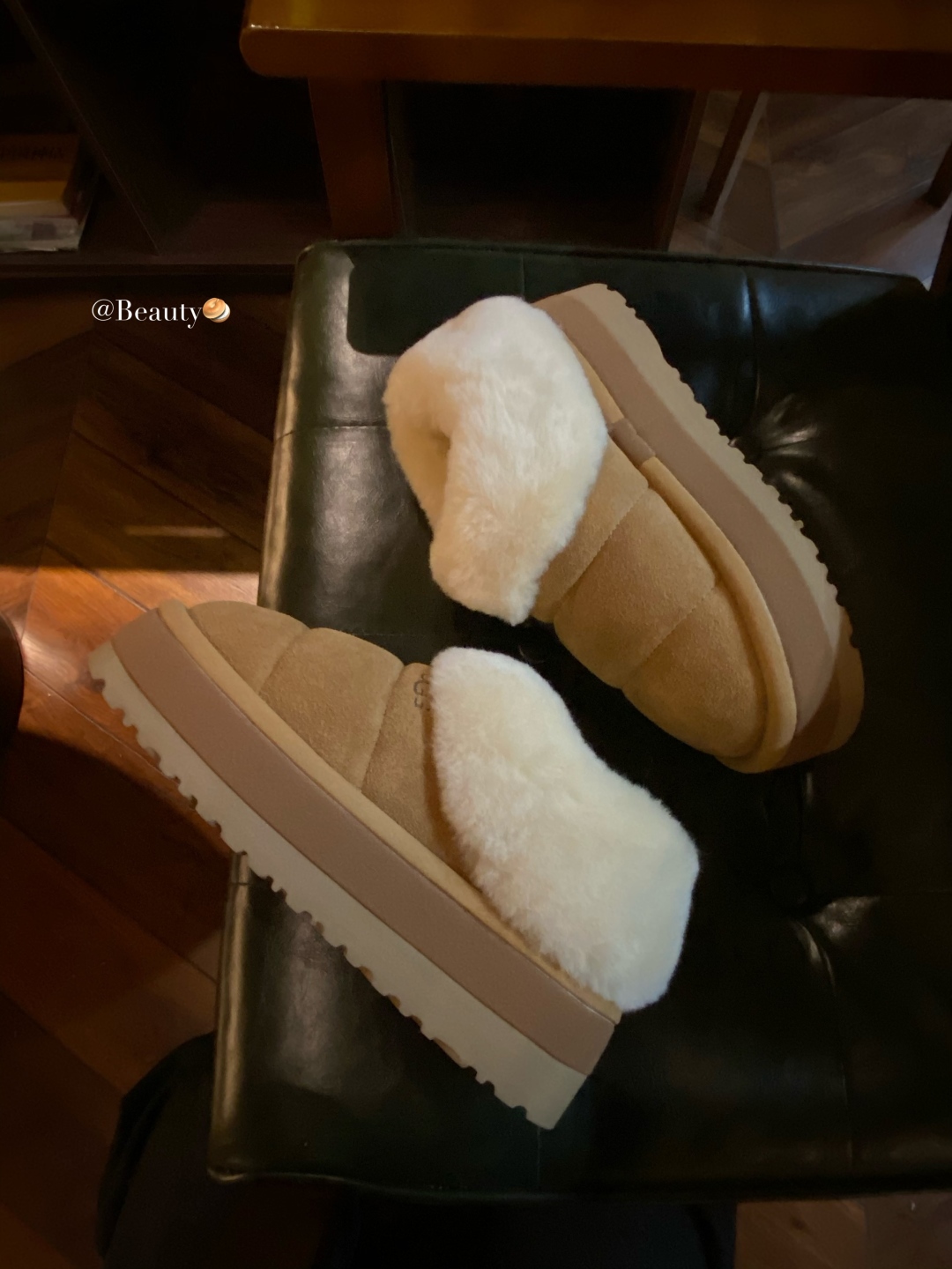 𝐮𝐠.𝐠塔茨丽塔 肉乎儿毛毛虫不知道这个名字叫错没小毛毛虫🐛真是名副其实的肉乎儿可爱！室内外的颜色略有不