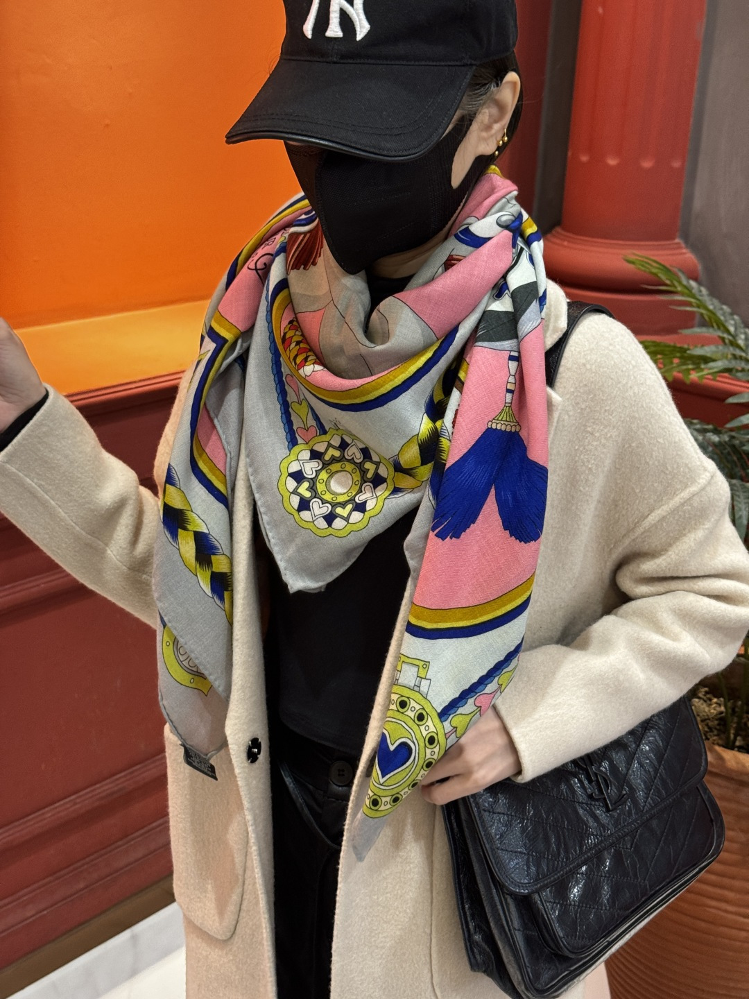 【双面同色】原单爱马仕140cm丝绒方巾💕 甜蜜的鞍具，装饰家芳登和佩西耶设计的一款餐盘增添骑士般的浪漫