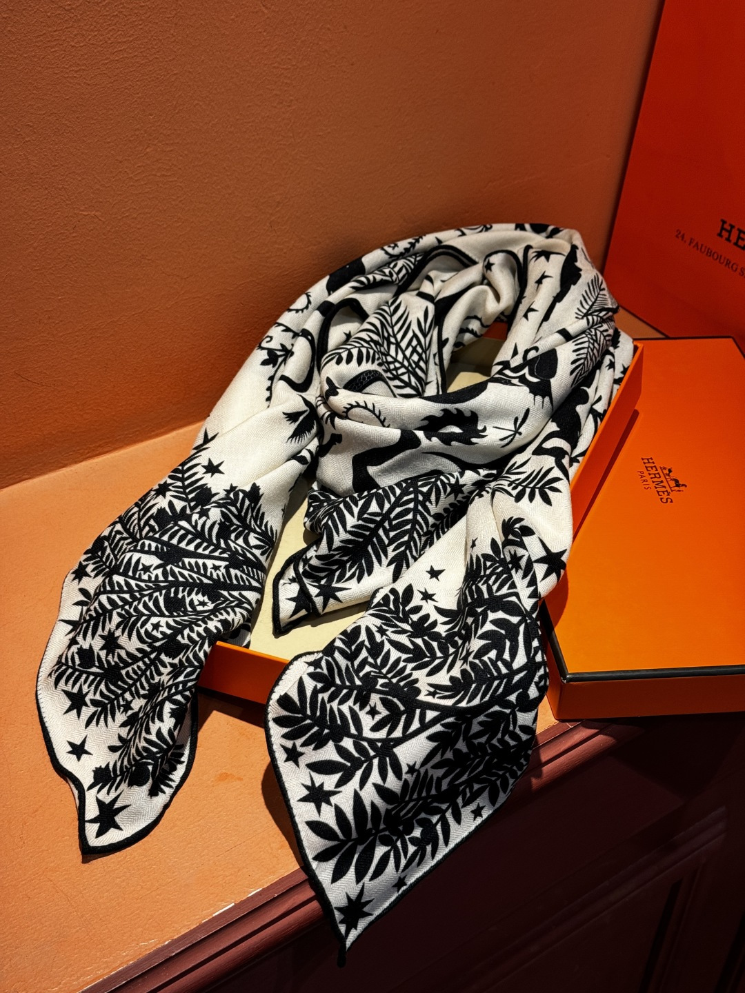 羊绒新款🆕👏👏买了都说好看‼️推荐💕爱马仕双面同色羊绒方巾【玛雅森林双面同色140】，顶级工艺超值‼️爱