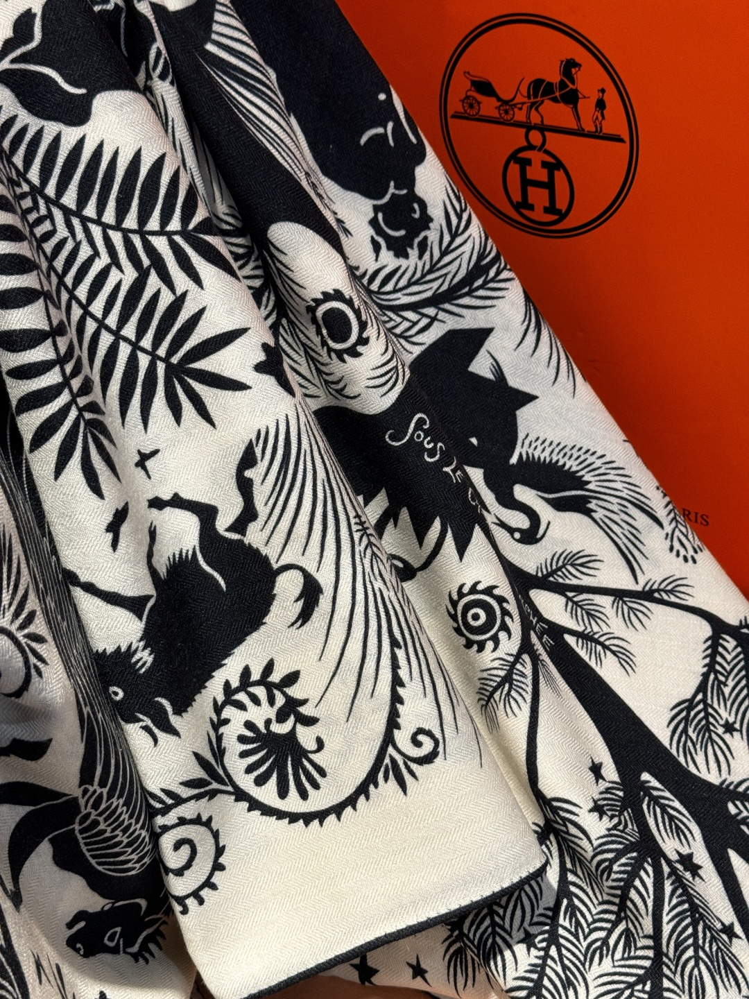 羊绒新款🆕👏👏买了都说好看‼️推荐💕爱马仕双面同色羊绒方巾【玛雅森林双面同色140】，顶级工艺超值‼️爱