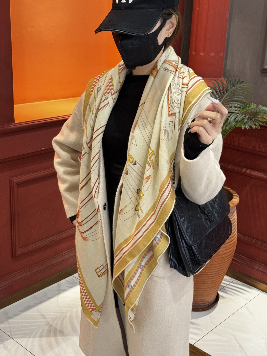 ❄️【双面同色】原单爱马仕140cm丝绒方巾💕 《马术密匙》，十九世纪的商品图录汇集了手工匠们的系列产品