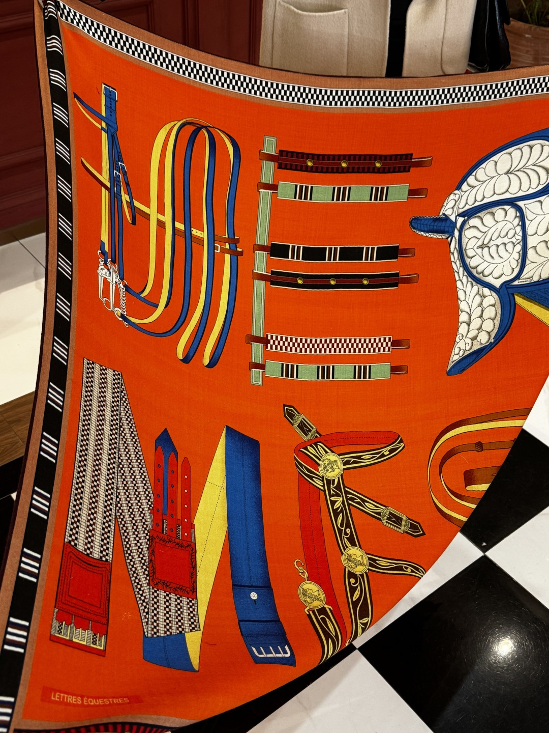 ❄️【双面同色】原单爱马仕140cm丝绒方巾💕 《马术密匙》，十九世纪的商品图录汇集了手工匠们的系列产品