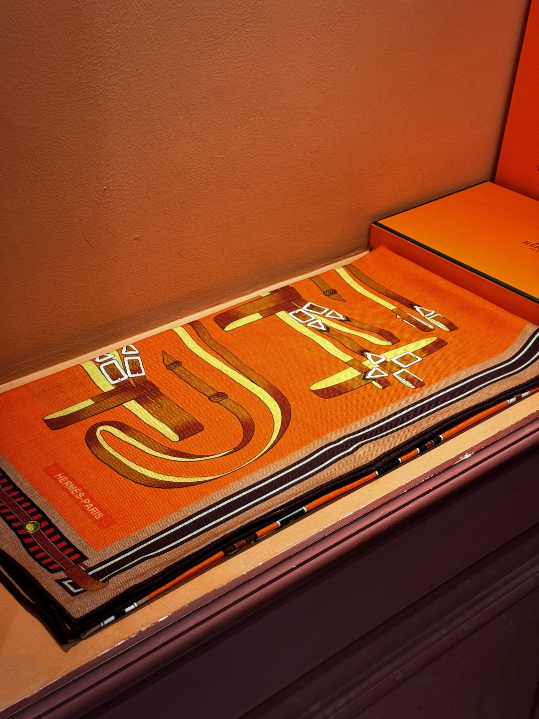 ❄️【双面同色】原单爱马仕140cm丝绒方巾💕 《马术密匙》，十九世纪的商品图录汇集了手工匠们的系列产品