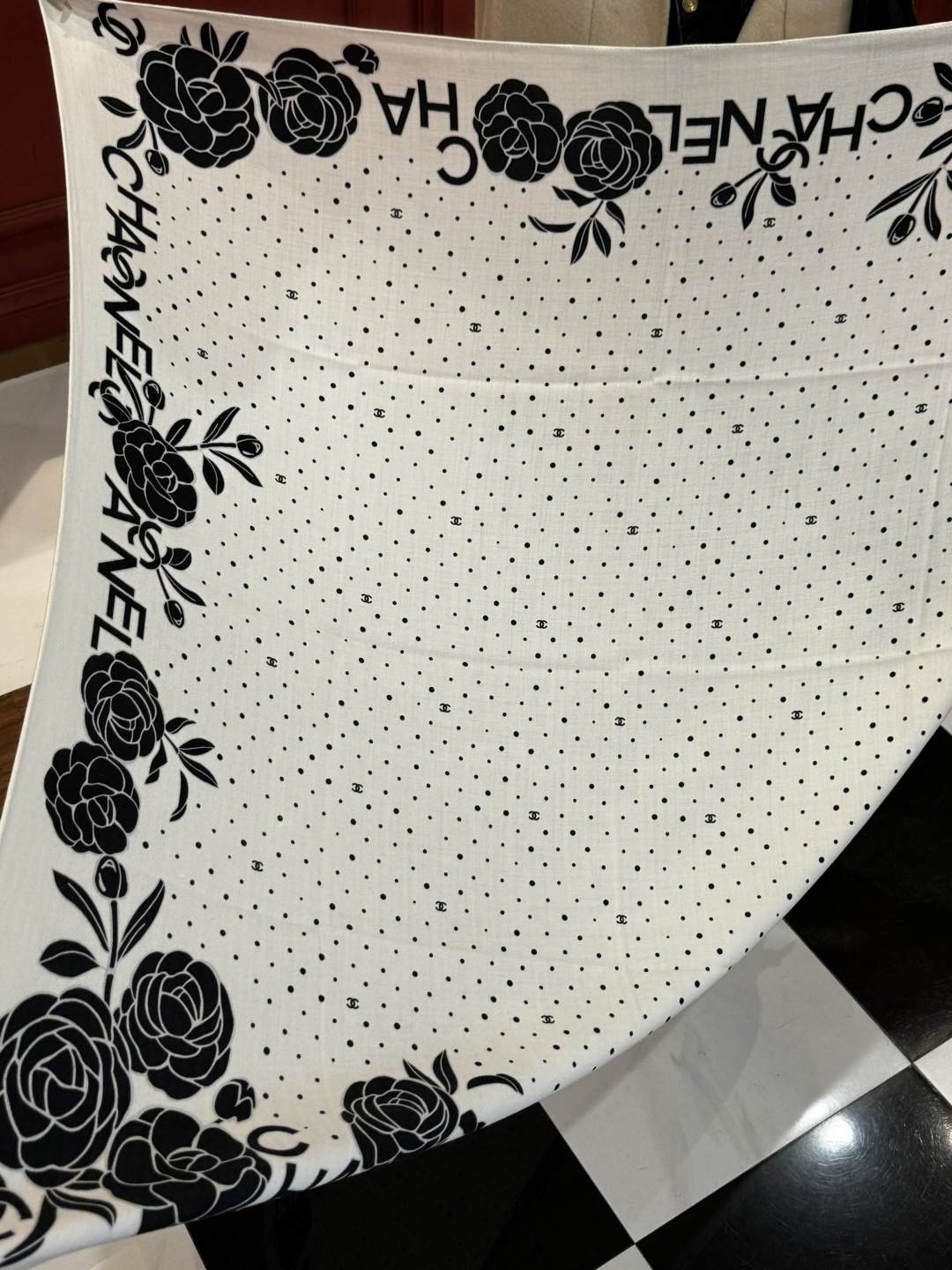 【升级双面同色 加密面料】 上新❤️ 140*140台版印花 黑白二色 高级都市新贵！山茶花的再一次邂逅