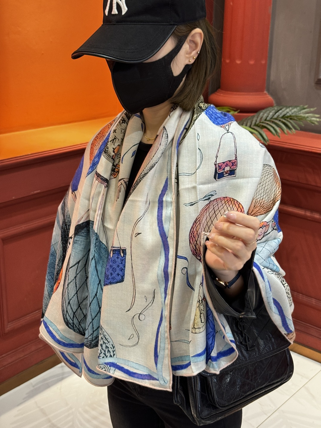 ❄【双面同色】原单Lv140cm丝绒方巾，《热气球》，本款方巾全新加入 U价🉐️ and Away 系列