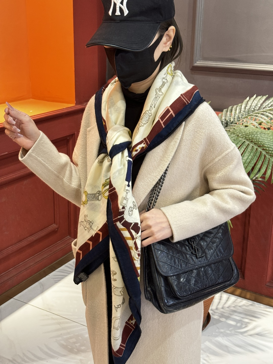 羊绒新款🆕👏👏买了都说好看‼️推荐💕爱马仕双面同色羊绒方巾【跃动的马儿双面同色140】，顶级工艺超值‼️