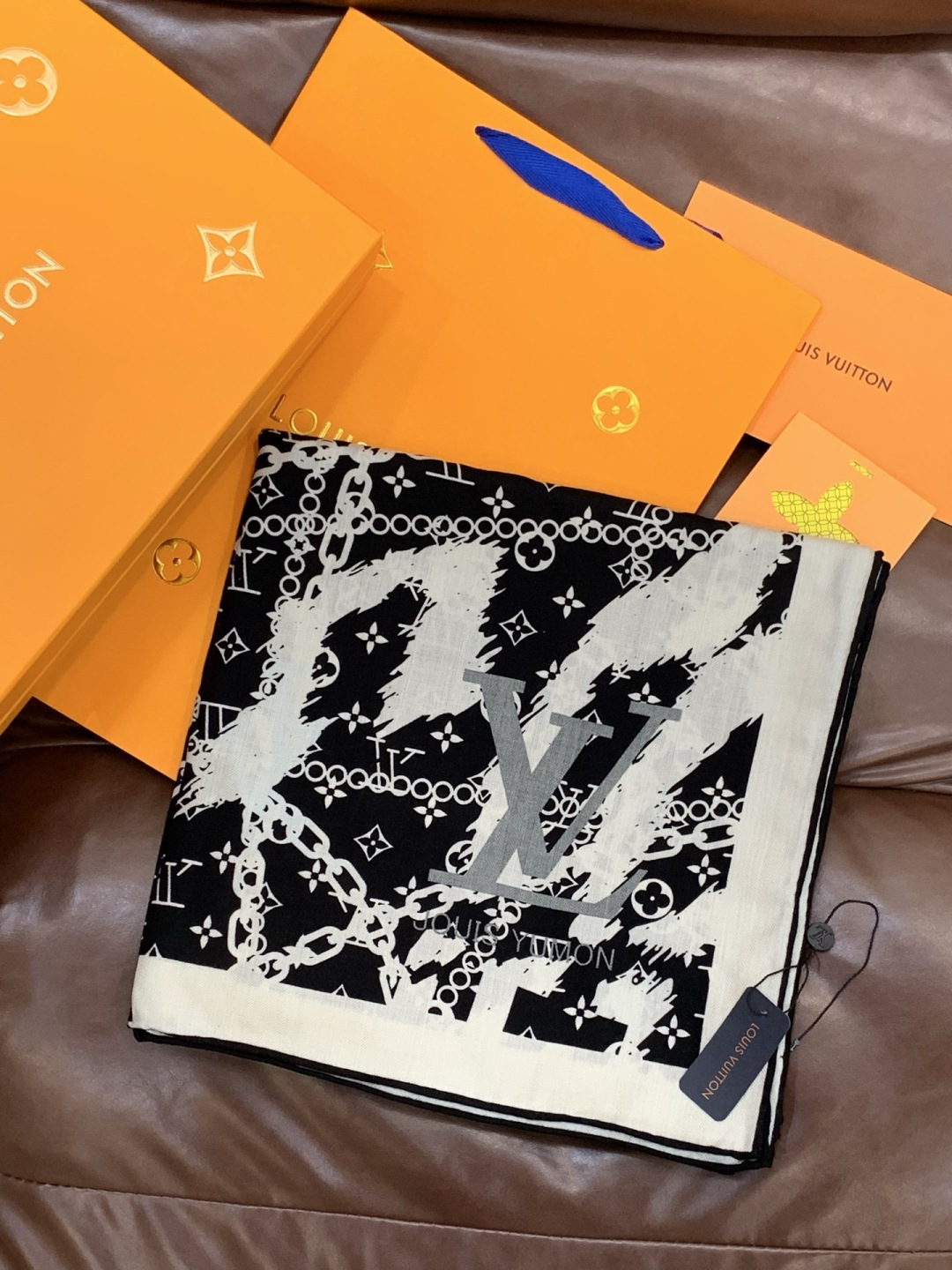 LV x TM 140披肩【140顶级丝绒双面同色披肩】本款LVxTMMonogram Multicol