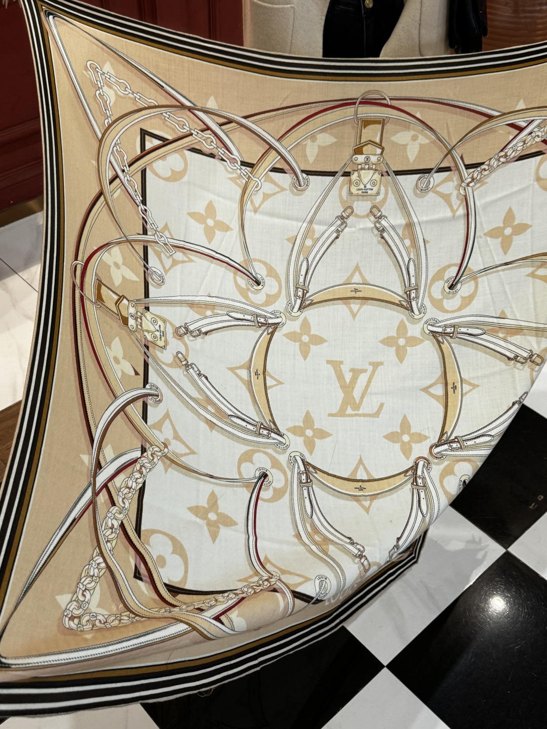 上新❤️ MONOGRAM JACQUARD DENIM140丝绒 方巾 【高定版 双面同色】有些款式他