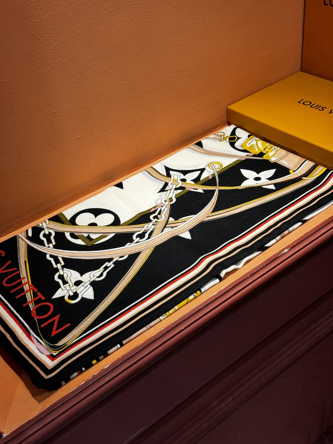 上新❤️ MONOGRAM JACQUARD DENIM140丝绒 方巾 【高定版 双面同色】有些款式他