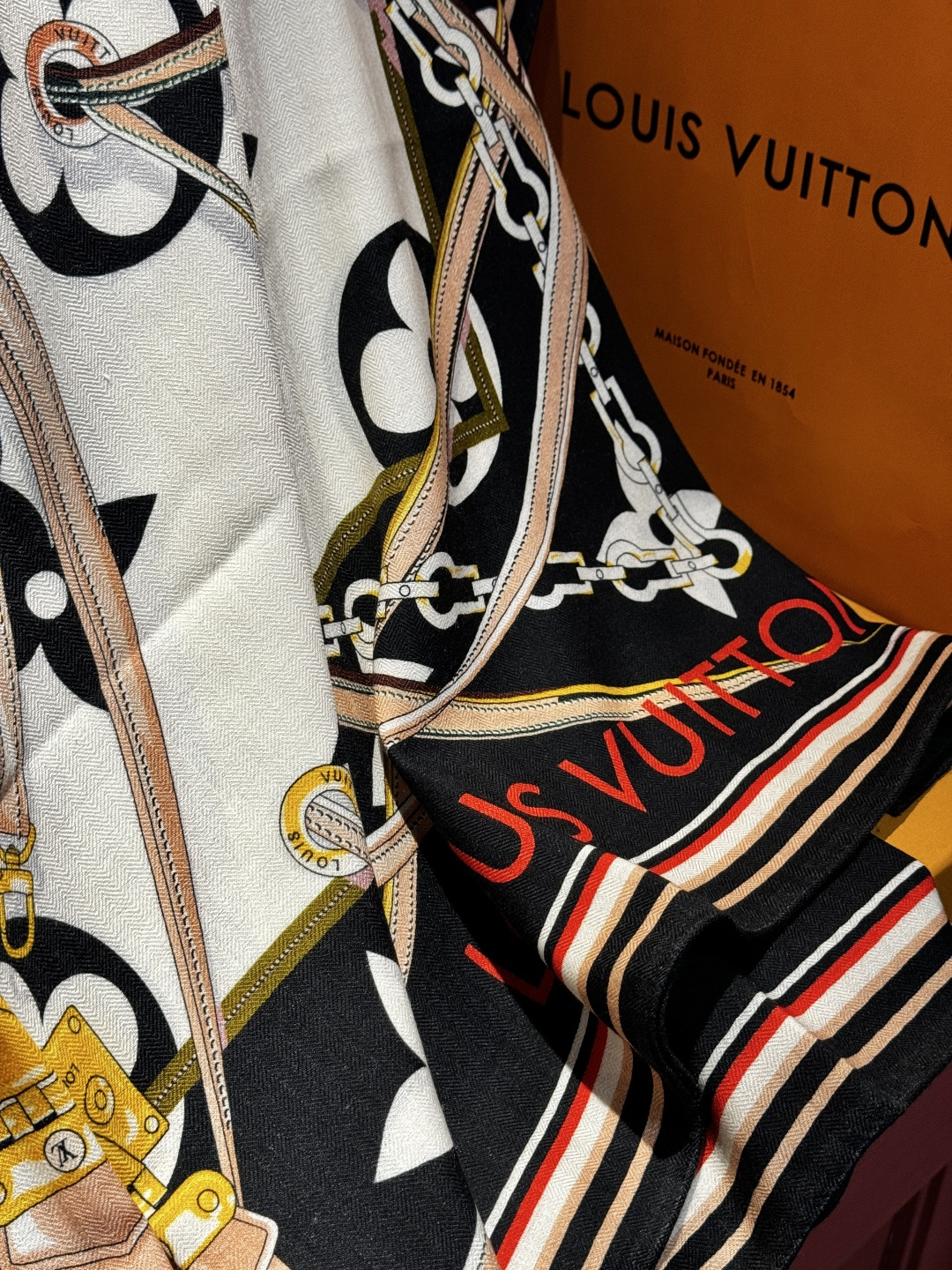 上新❤️ MONOGRAM JACQUARD DENIM140丝绒 方巾 【高定版 双面同色】有些款式他