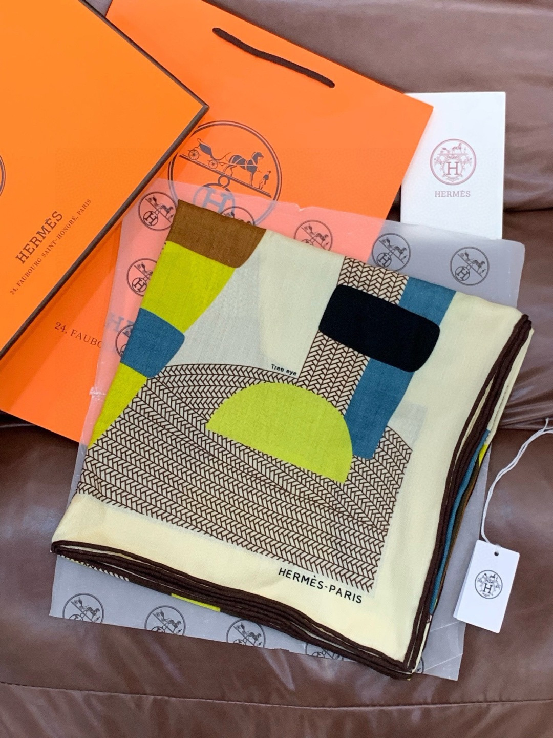 【140顶级丝羊绒双面同色披肩『骏马之城』！！超级气质！！】不仅美有其表，更有好品质与好细节的出彩内质！