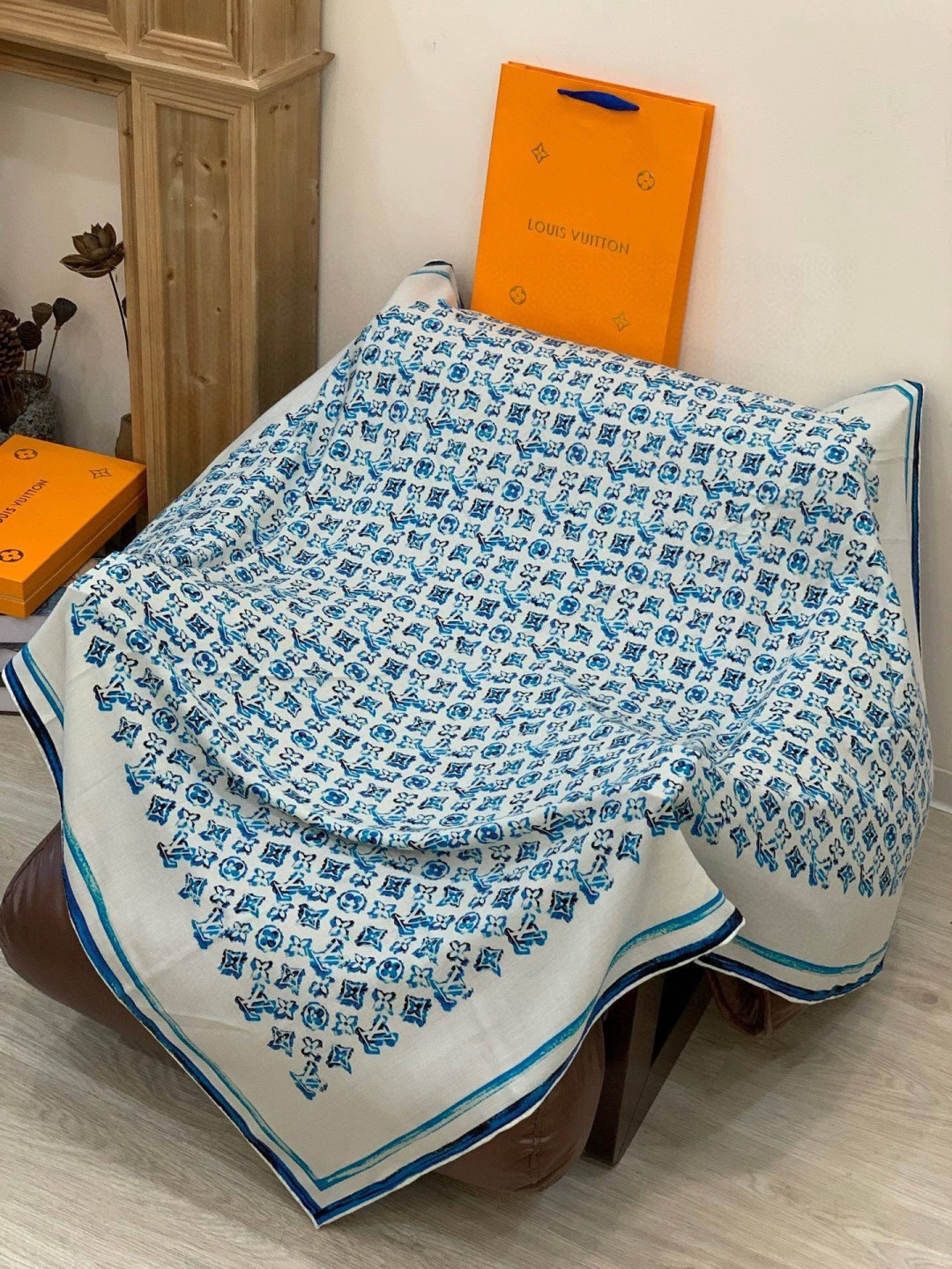 LV x TM 140披肩【140顶级丝绒双面同色披肩】本款LVxTMMonogram Multicol