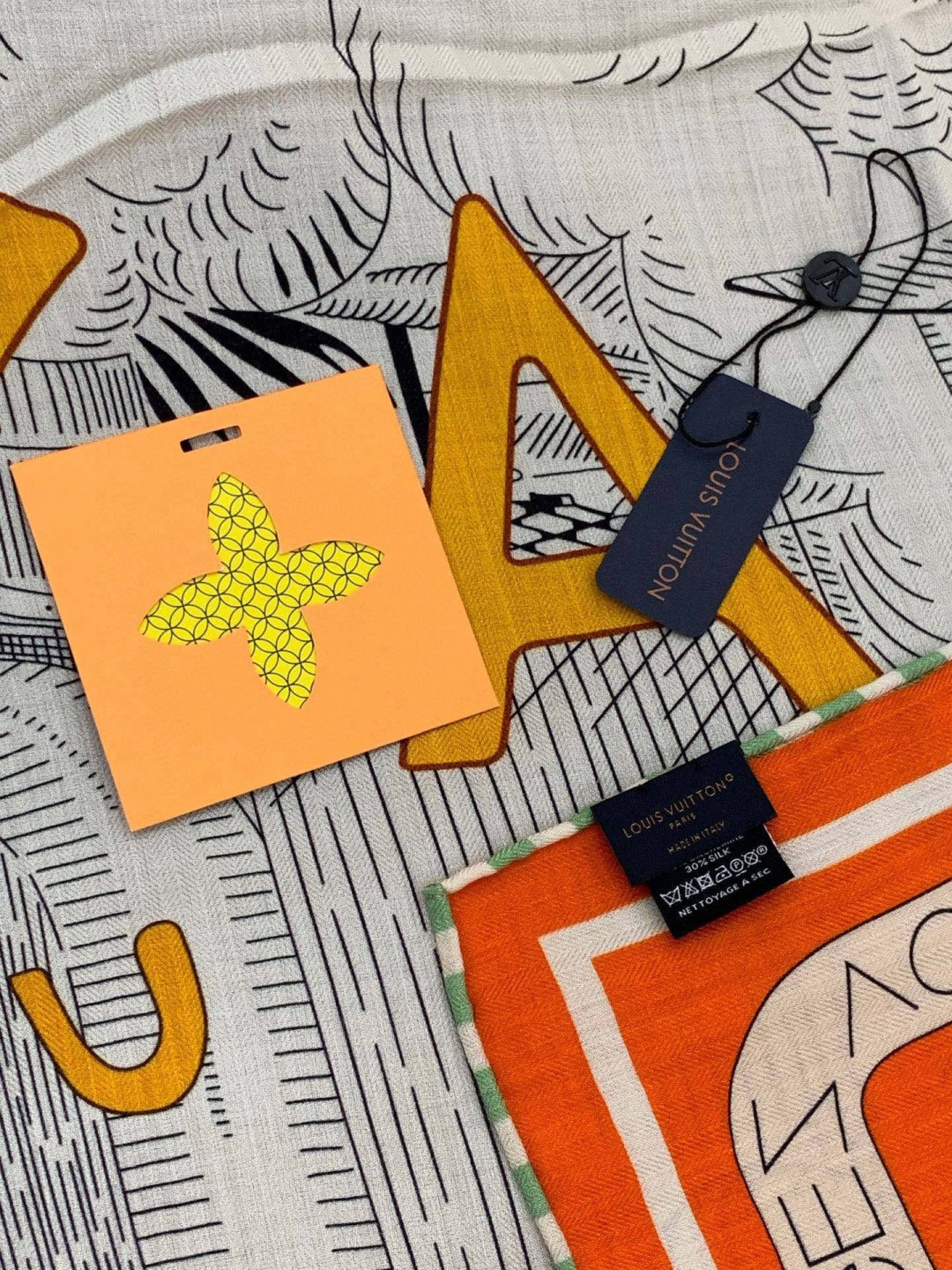 LV x TM 140披肩【140顶级丝绒双面同色披肩】本款LVxTMMonogram Multicol