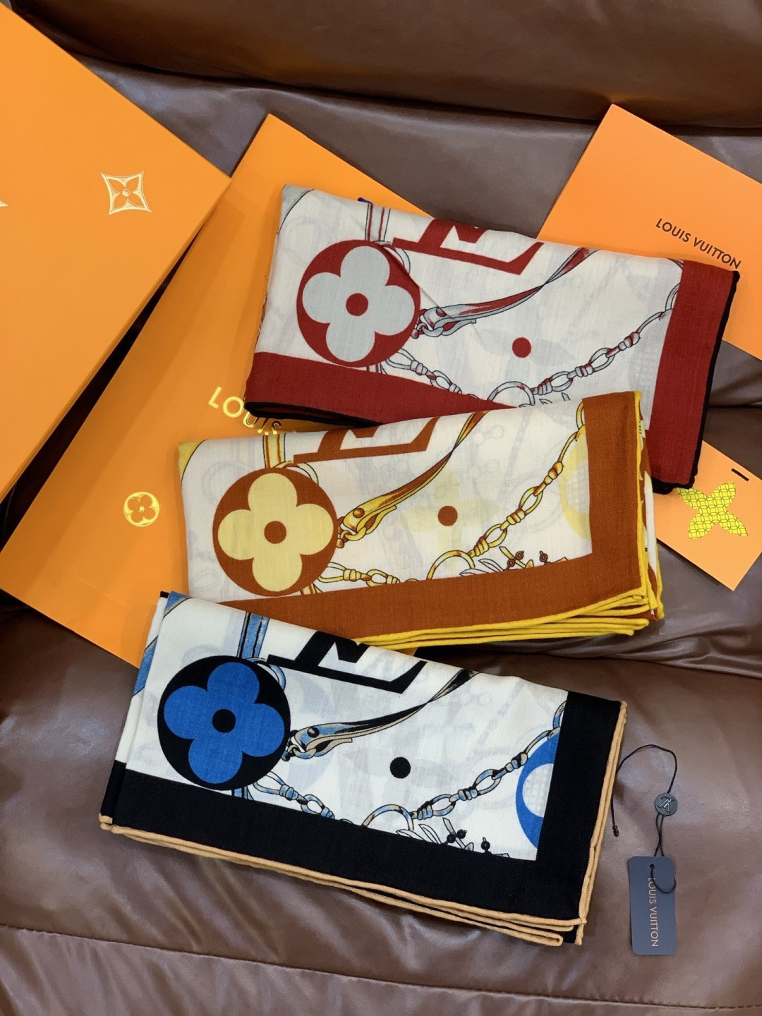 LV x TM 140披肩【140顶级丝绒双面同色披肩】本款LVxTMMonogram Multicol