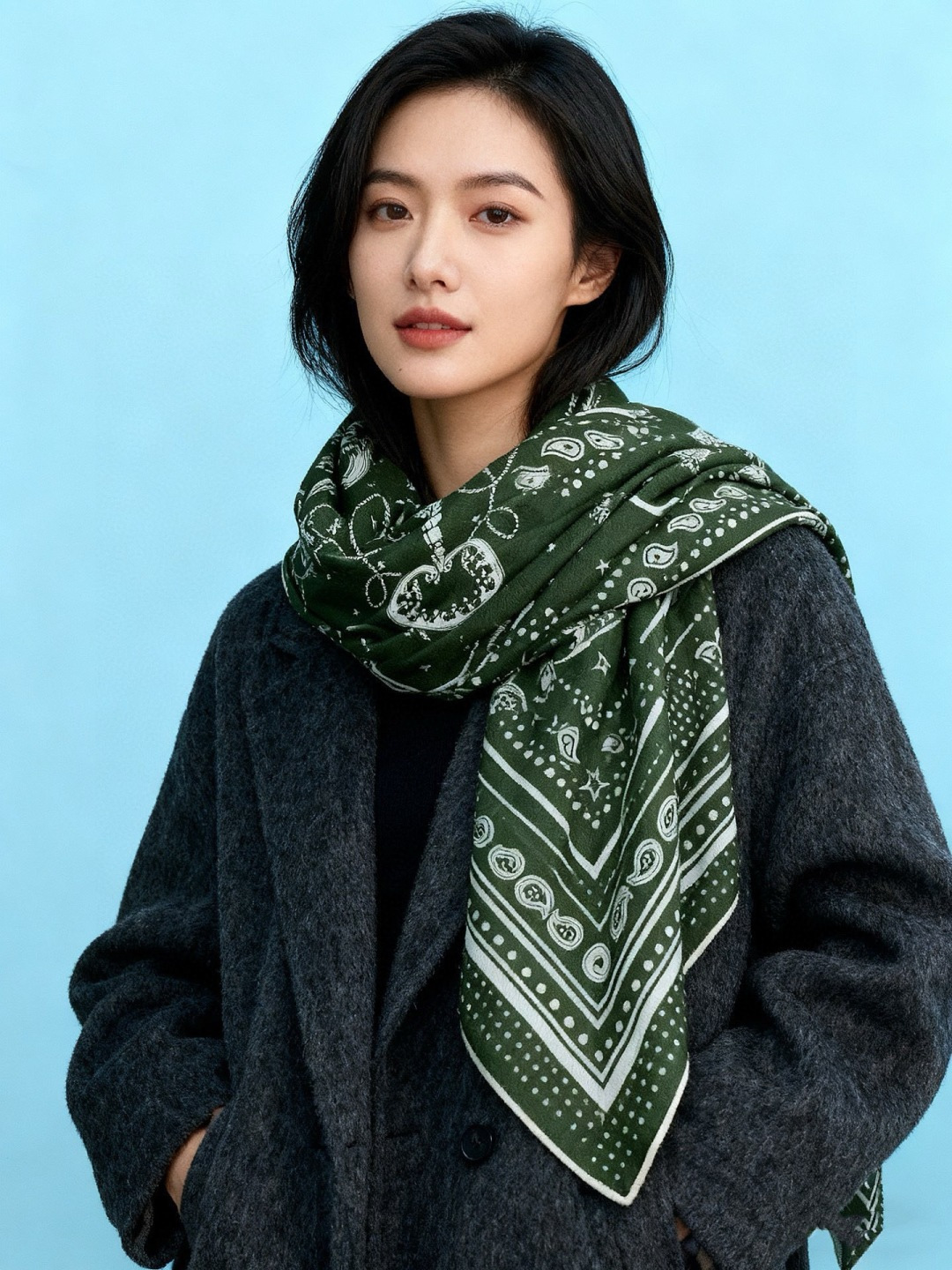 羊绒新款🆕👏👏买了都说好看‼️推荐💕爱马仕双面同色羊绒方巾【双面同色140】，顶级工艺超值‼️爱马仕专柜