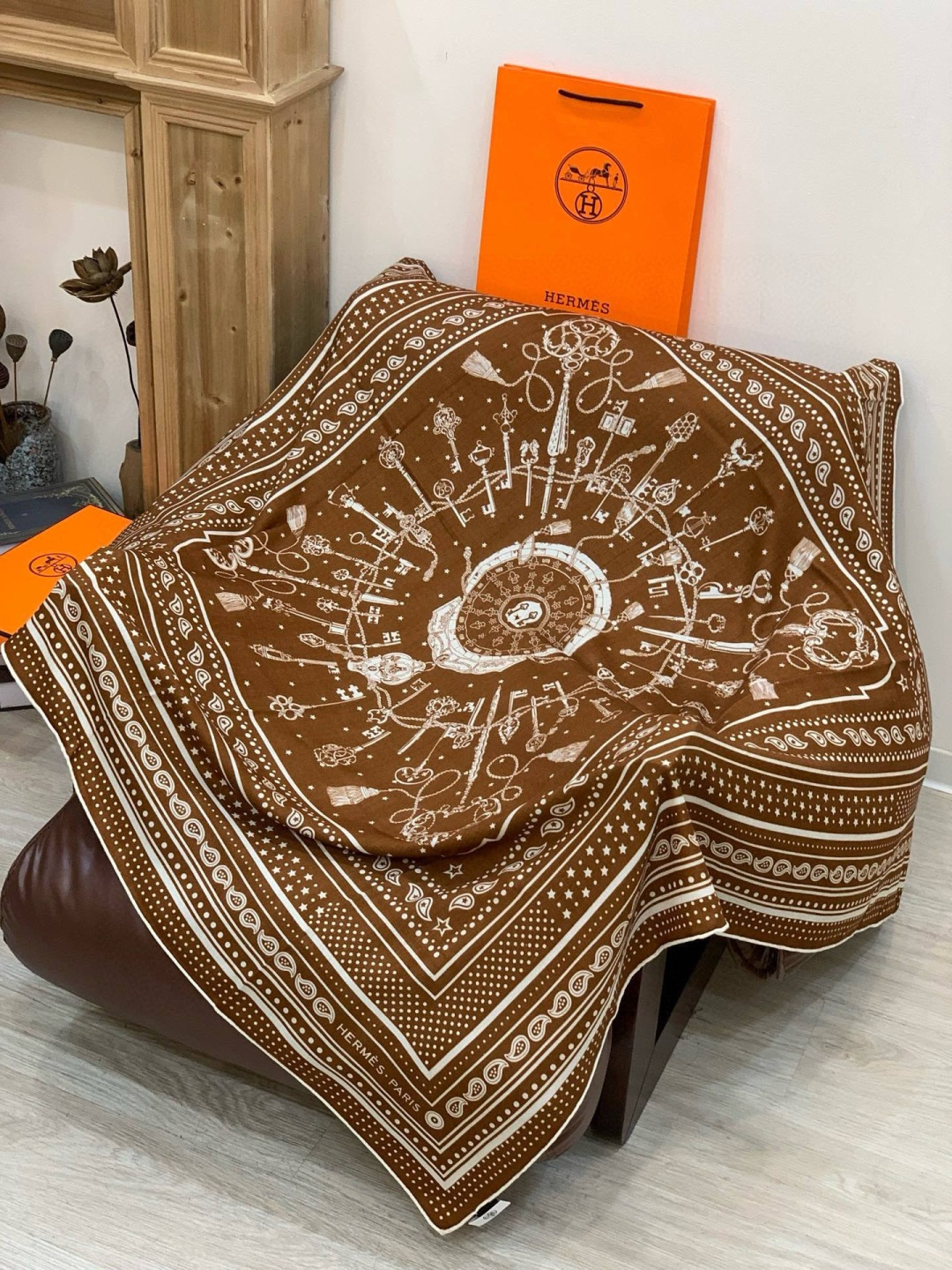 羊绒新款🆕👏👏买了都说好看‼️推荐💕爱马仕双面同色羊绒方巾【双面同色140】，顶级工艺超值‼️爱马仕专柜