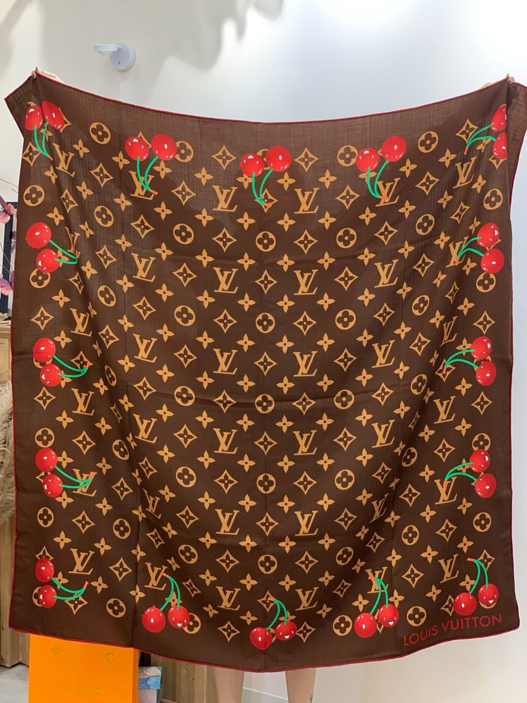LV X TM MONOGRAMCERISE 140丝绒方巾【140双面丝绒同色】LV × TM Mon