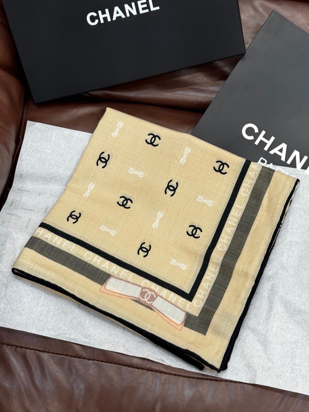 🌸·春日碎花20。 Chanel 140丝绒双面披肩25新款碎花花披肩超级有氛围感135*135cm的大