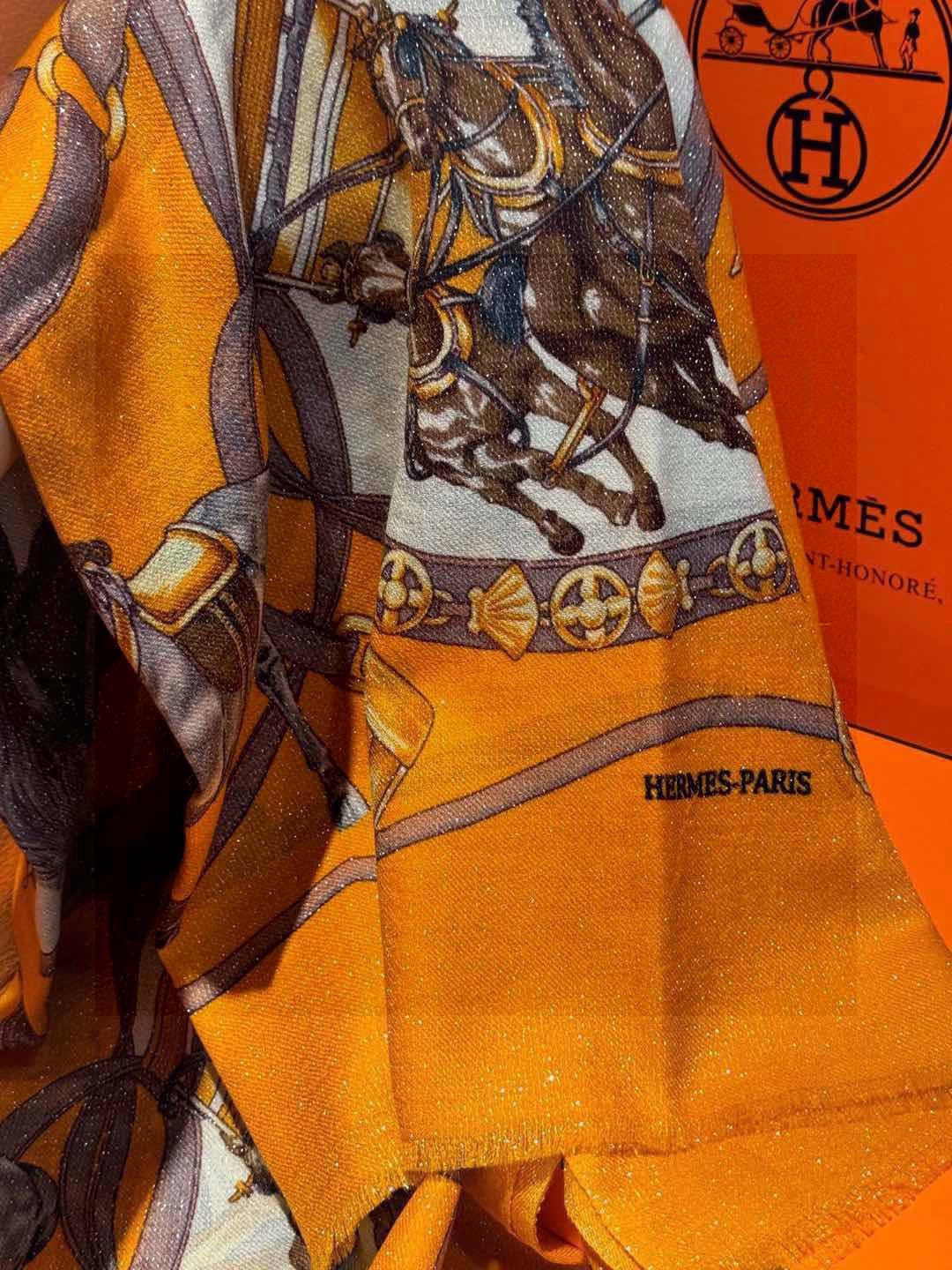 会发光发亮的围巾 新款🆕🏇🏇买了都说好看‼️推荐💕顶级工艺超值‼️爱马仕专柜爆款🎁💟立体呈现图案纹路实物