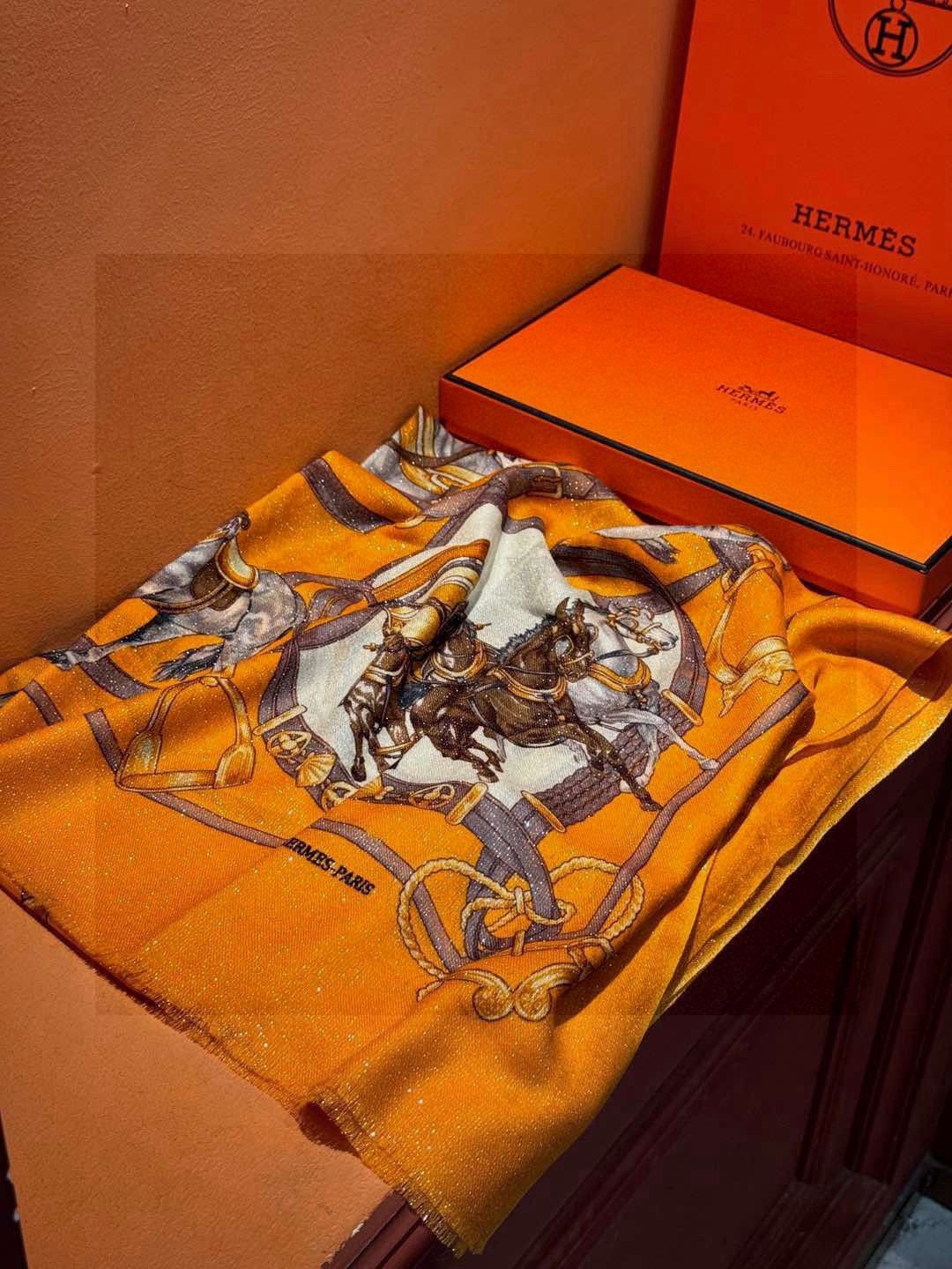 会发光发亮的围巾 新款🆕🏇🏇买了都说好看‼️推荐💕顶级工艺超值‼️爱马仕专柜爆款🎁💟立体呈现图案纹路实物