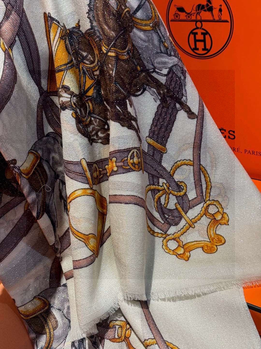 会发光发亮的围巾 新款🆕🏇🏇买了都说好看‼️推荐💕顶级工艺超值‼️爱马仕专柜爆款🎁💟立体呈现图案纹路实物