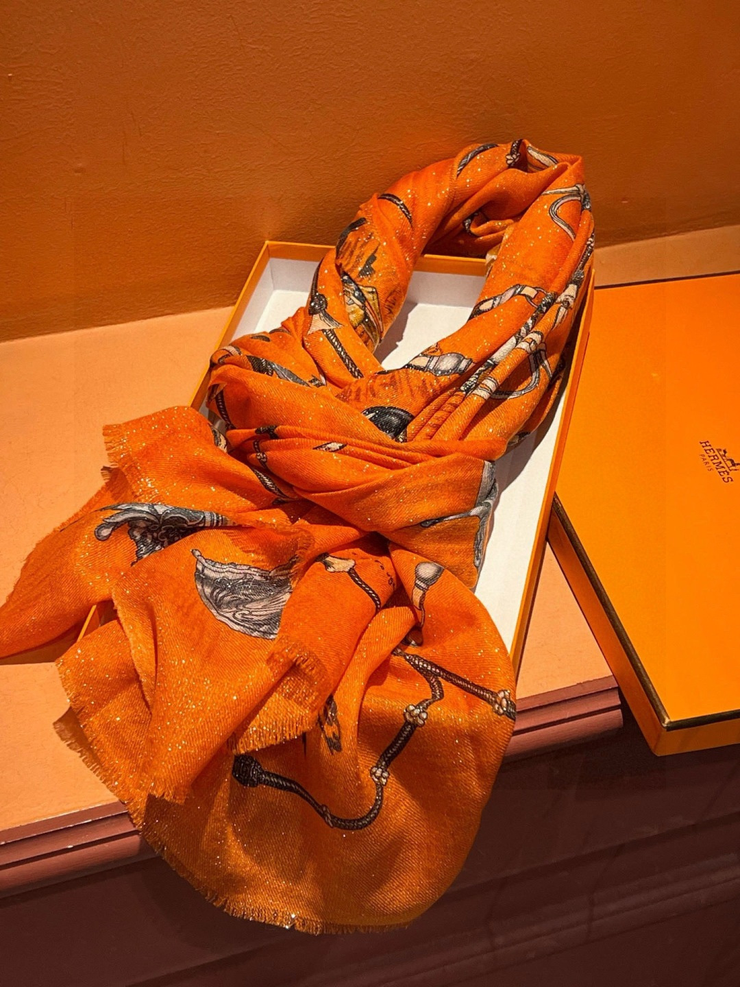 会发光发亮的围巾 新款🆕🏇🏇买了都说好看‼️推荐💕顶级工艺超值‼️爱马仕专柜爆款🎁💟立体呈现图案纹路实物