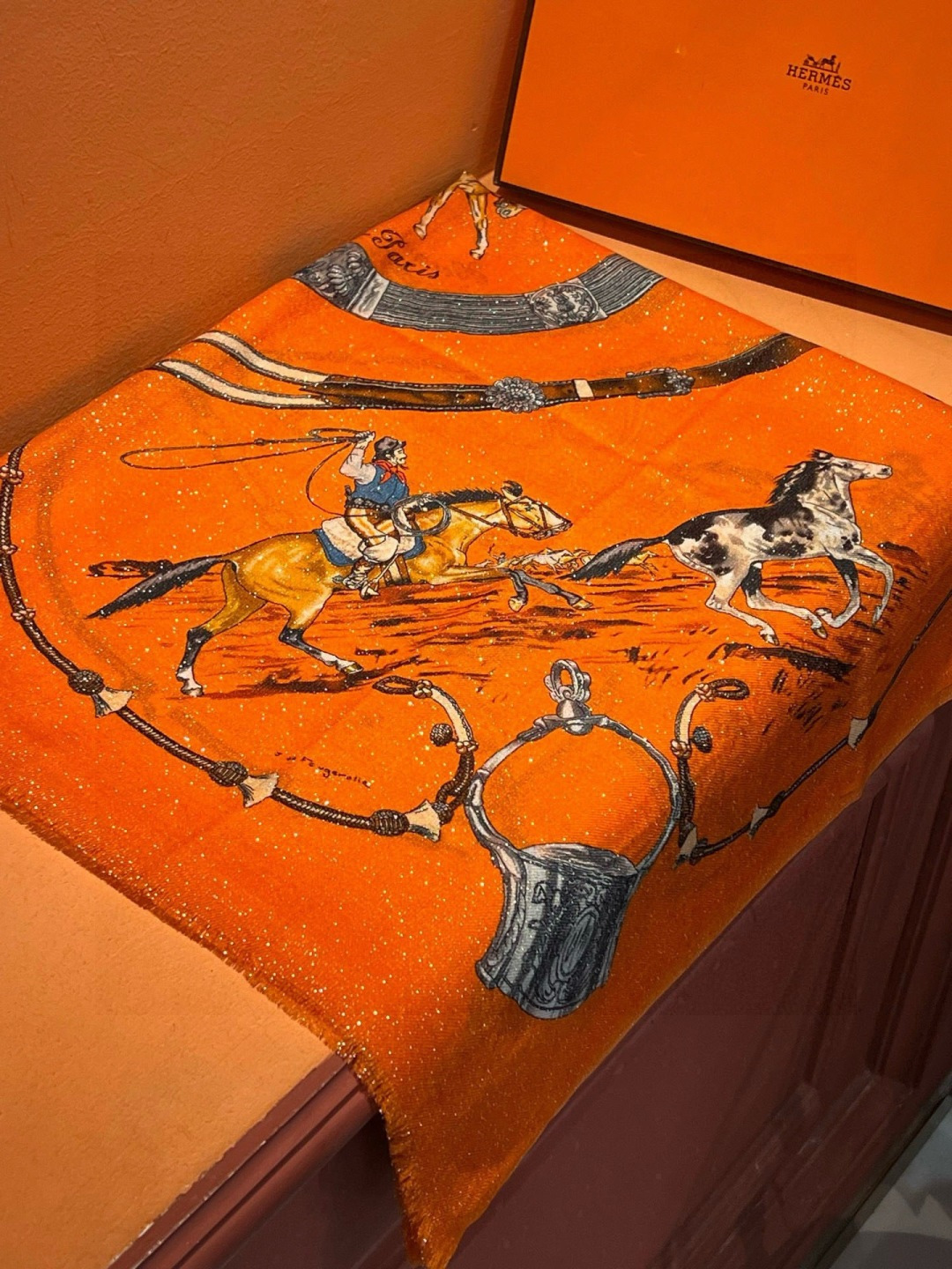 会发光发亮的围巾 新款🆕🏇🏇买了都说好看‼️推荐💕顶级工艺超值‼️爱马仕专柜爆款🎁💟立体呈现图案纹路实物