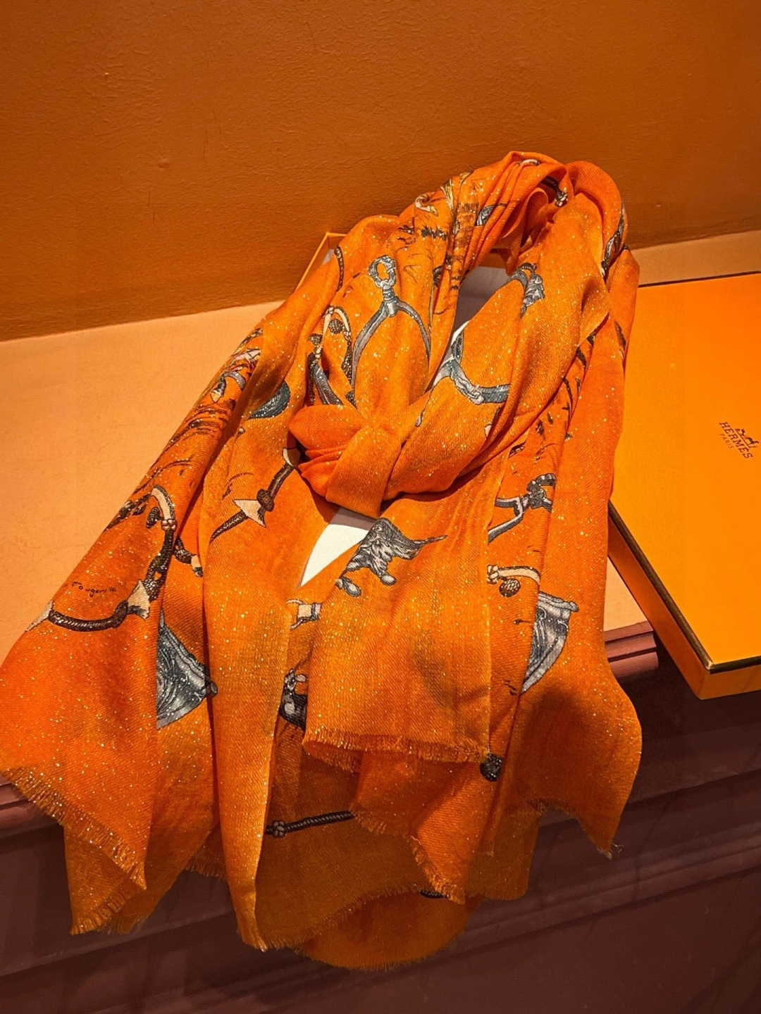会发光发亮的围巾 新款🆕🏇🏇买了都说好看‼️推荐💕顶级工艺超值‼️爱马仕专柜爆款🎁💟立体呈现图案纹路实物