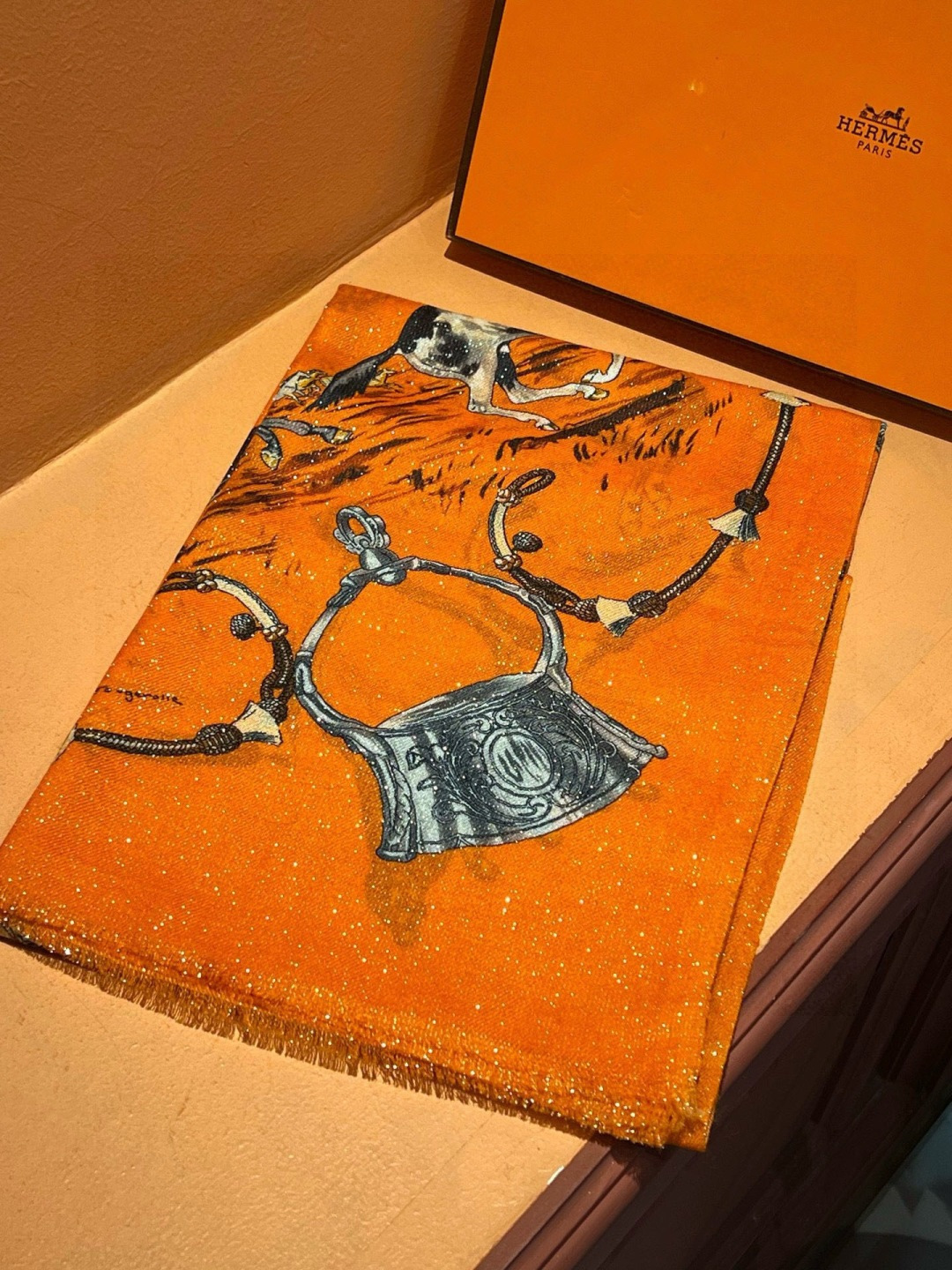 会发光发亮的围巾 新款🆕🏇🏇买了都说好看‼️推荐💕顶级工艺超值‼️爱马仕专柜爆款🎁💟立体呈现图案纹路实物