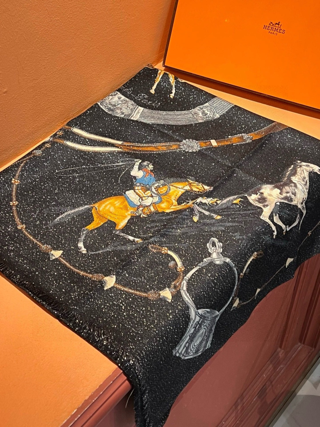 会发光发亮的围巾 新款🆕🏇🏇买了都说好看‼️推荐💕顶级工艺超值‼️爱马仕专柜爆款🎁💟立体呈现图案纹路实物