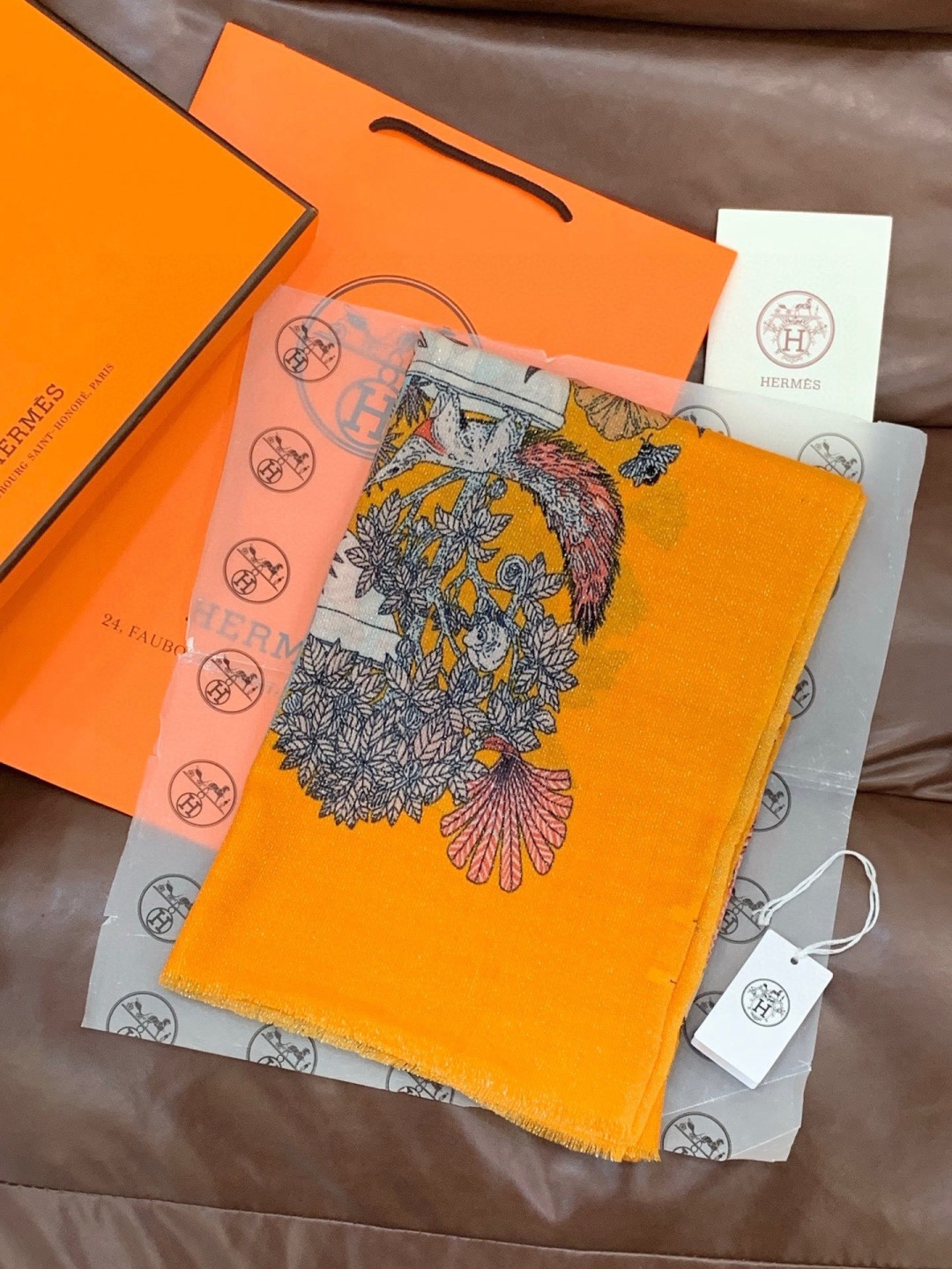 会发光发亮的围巾 羊绒新款🆕👏买了都说好看‼️推荐💕爱马仕双面同色羊绒方巾，【奇珍乐园】顶级工艺超值‼️