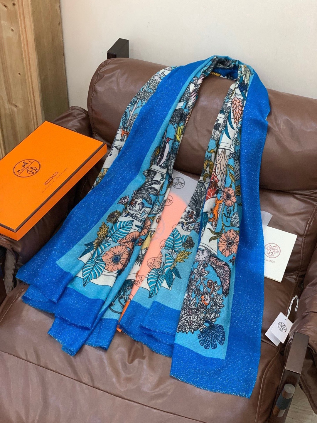 会发光发亮的围巾 羊绒新款🆕👏买了都说好看‼️推荐💕爱马仕双面同色羊绒方巾，【奇珍乐园】顶级工艺超值‼️