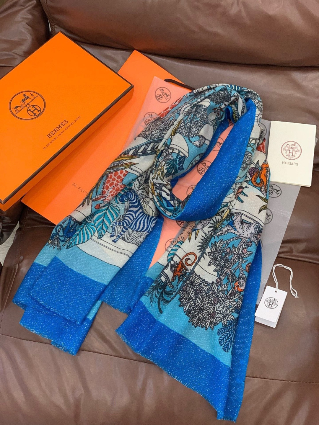 会发光发亮的围巾 羊绒新款🆕👏买了都说好看‼️推荐💕爱马仕双面同色羊绒方巾，【奇珍乐园】顶级工艺超值‼️