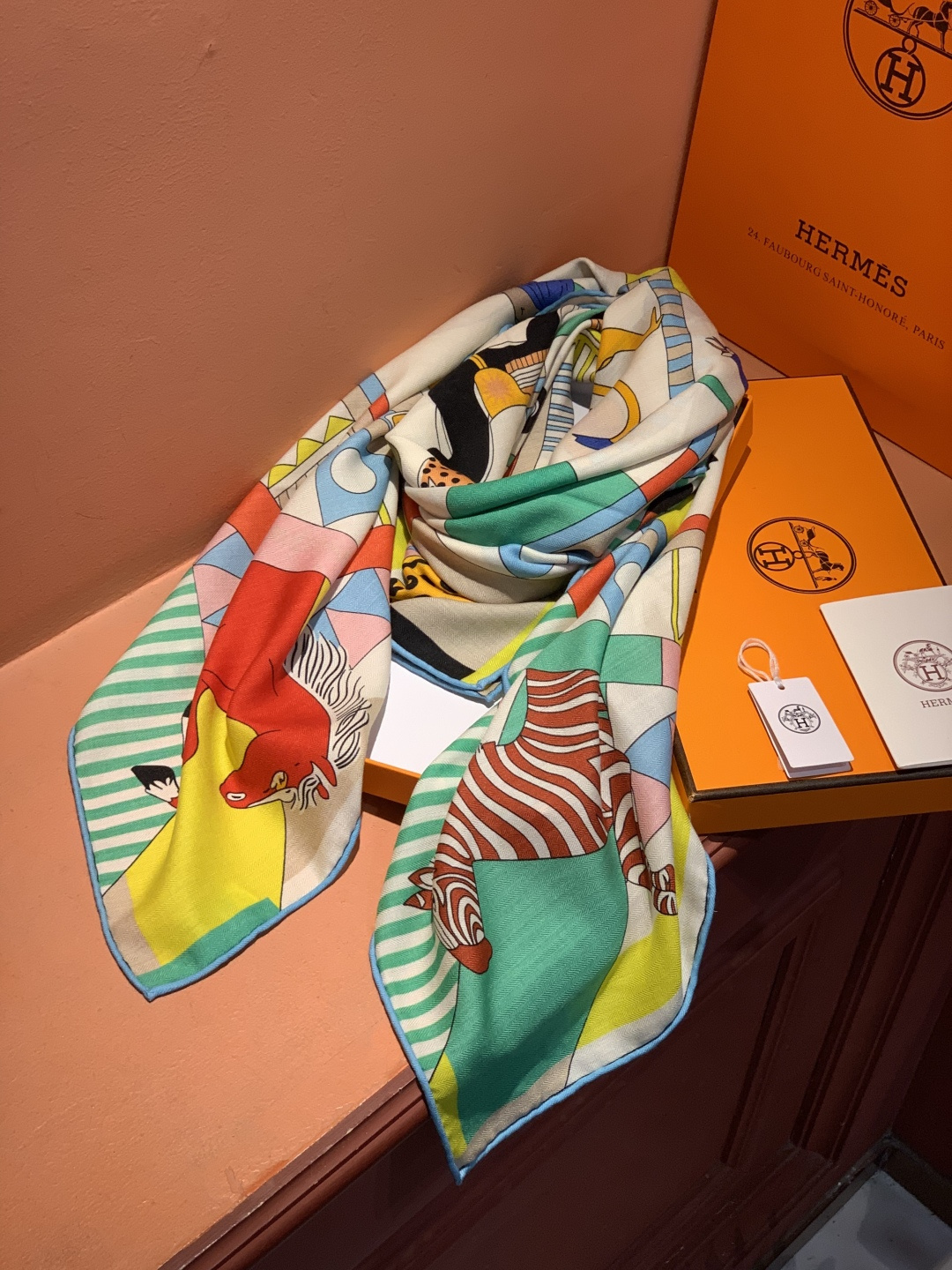 羊绒新款🆕👏👏买了都说好看‼️推荐💕爱马仕双面同色羊绒方巾【双面同色140】，顶级工艺超值‼️爱马仕专柜