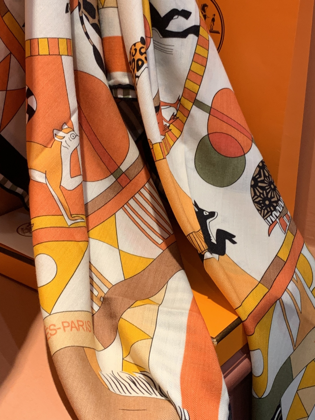 羊绒新款🆕👏👏买了都说好看‼️推荐💕爱马仕双面同色羊绒方巾【双面同色140】，顶级工艺超值‼️爱马仕专柜